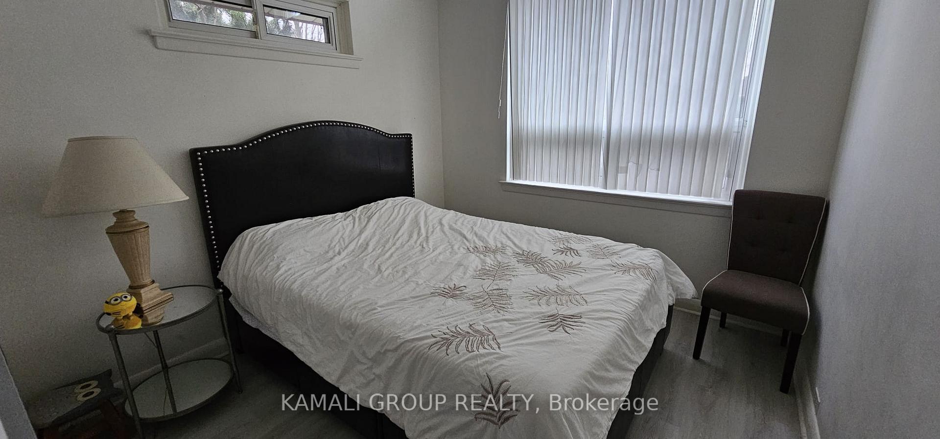 Photo 15 of 35 Starlight Crescent, Richmond Hill, Mill Pond — HOMEH