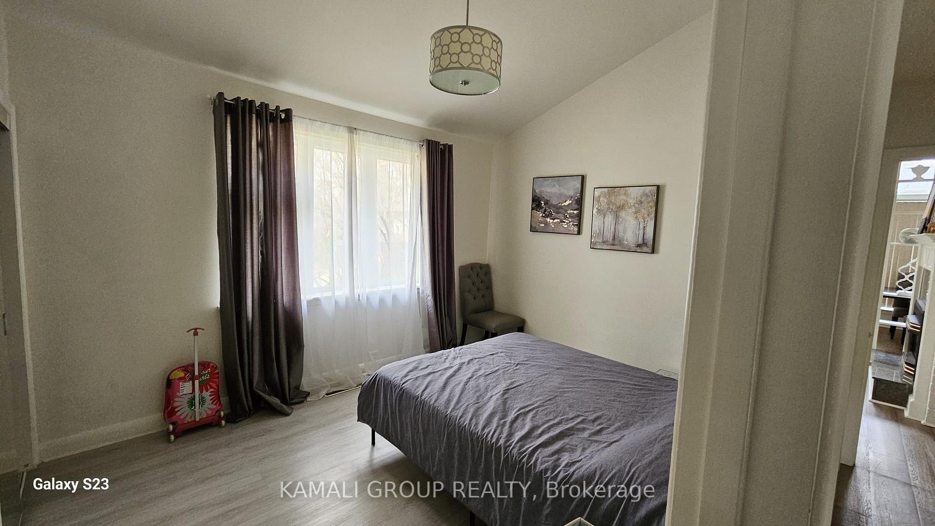 Photo 16 of 35 Starlight Crescent, Richmond Hill, Mill Pond — HOMEH