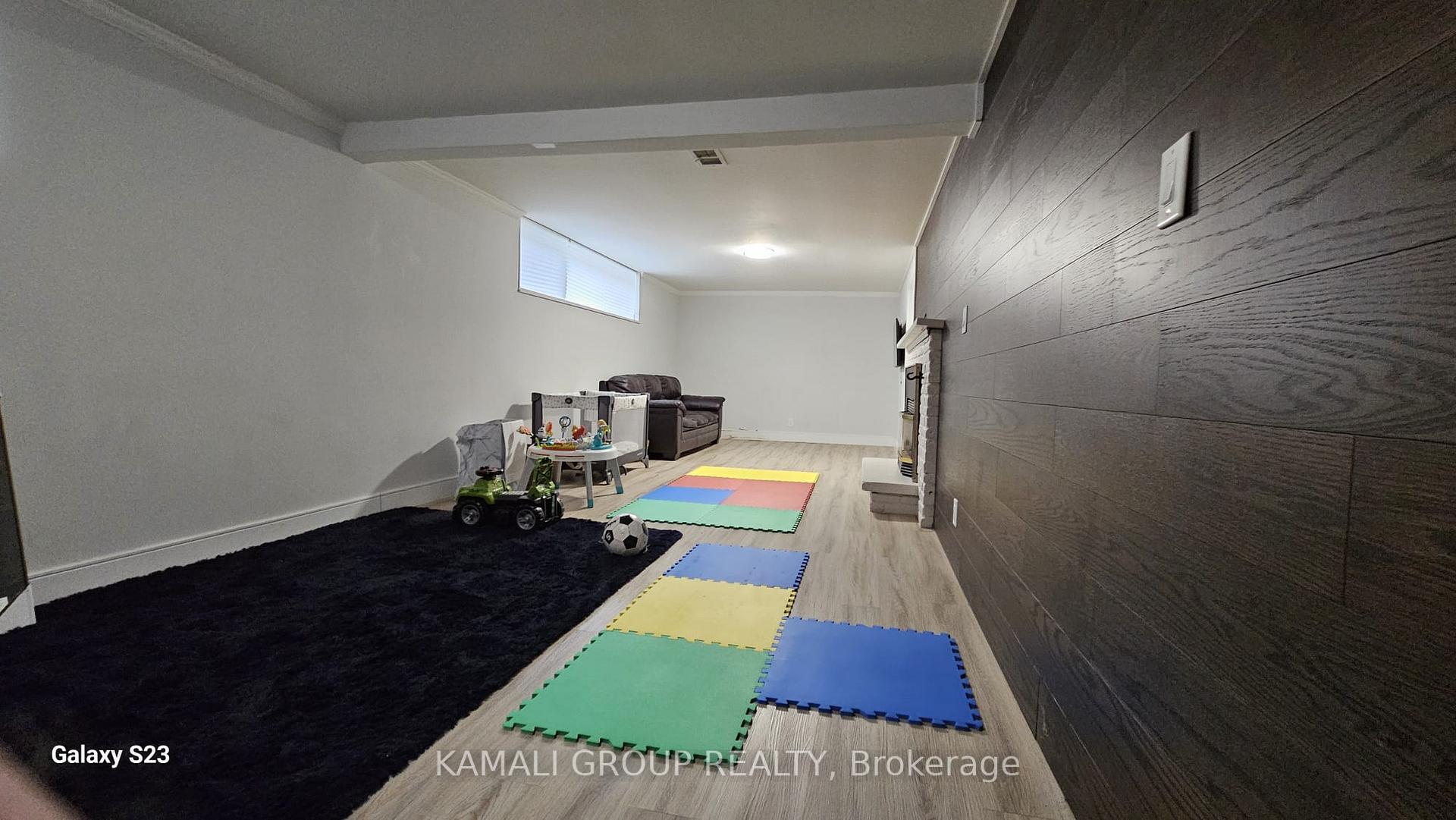 Photo 18 of 35 Starlight Crescent, Richmond Hill, Mill Pond — HOMEH