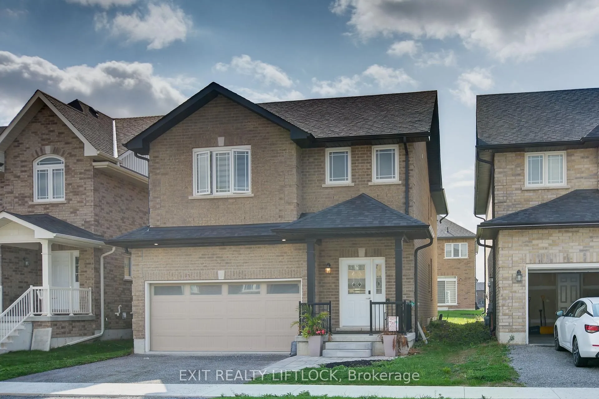 Photo 2 of 603 Lemay Grove, Peterborough, Monaghan Ward 2 — HOMEH
