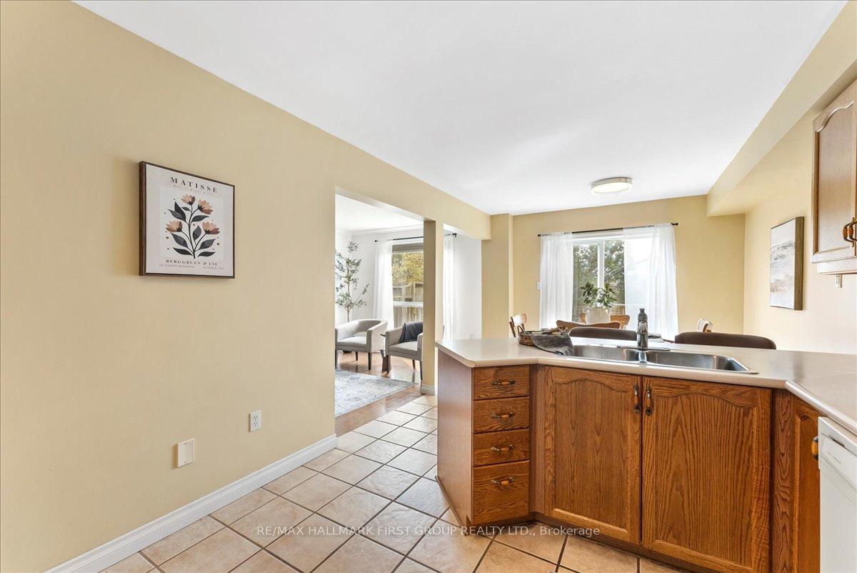 Photo 14 of 1035 Grandlea Court, Oshawa, Pinecrest — HOMEH