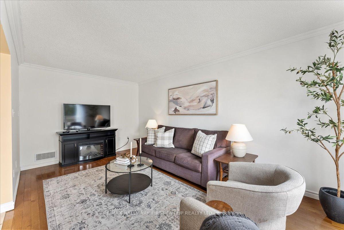 Photo 18 of 1035 Grandlea Court, Oshawa, Pinecrest — HOMEH