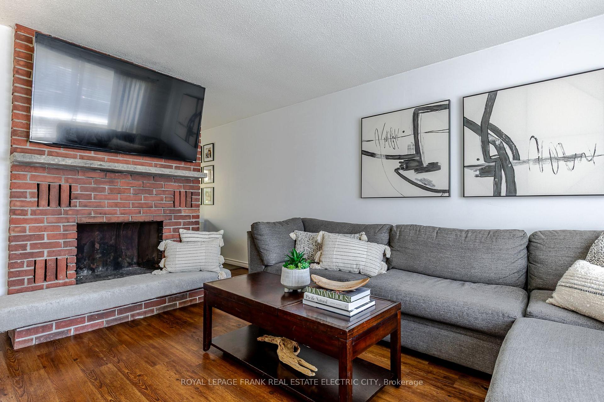 Photo 5 of 2032 Walker Avenue, Peterborough, Ashburnham Ward 4 — HOMEH