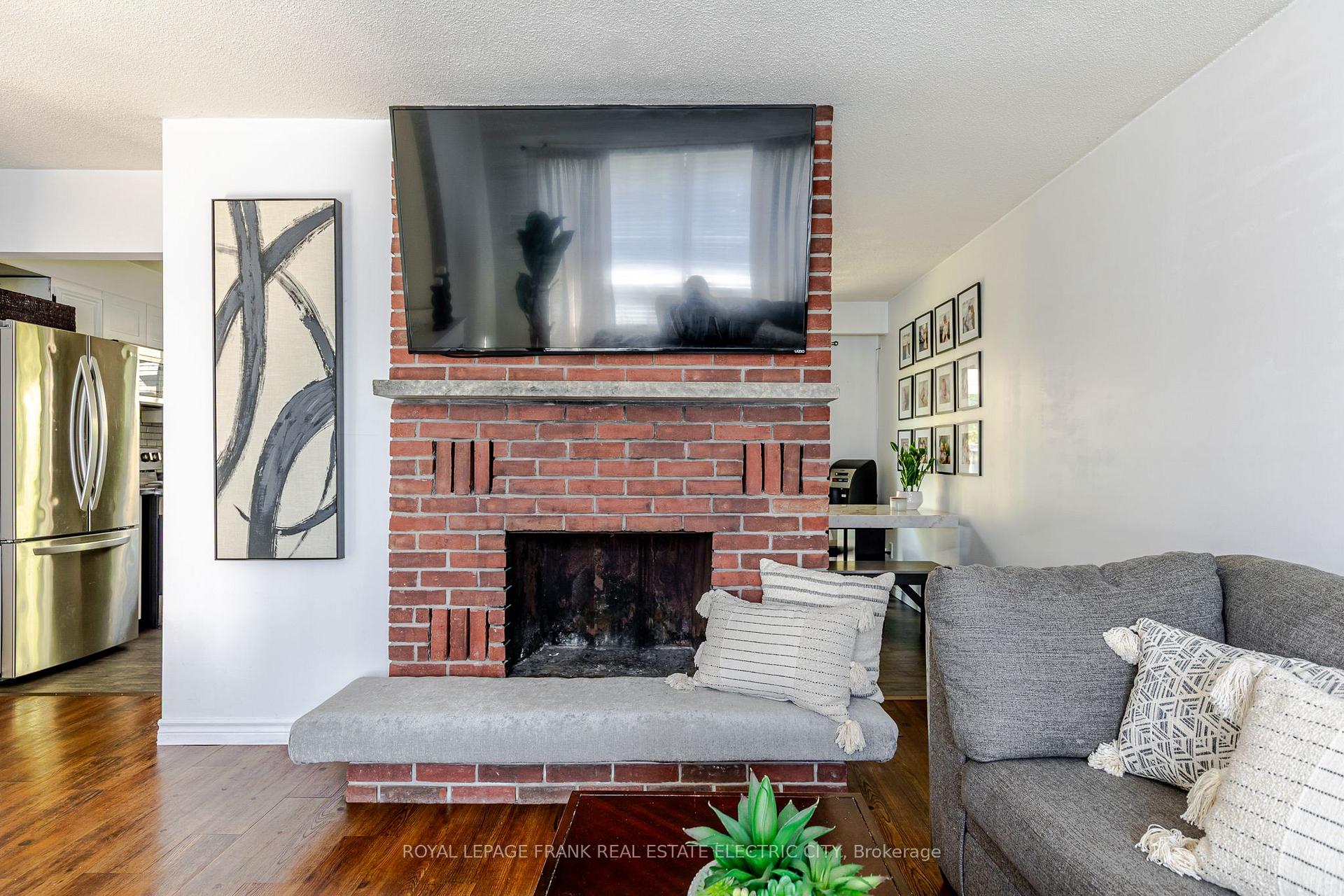 Photo 7 of 2032 Walker Avenue, Peterborough, Ashburnham Ward 4 — HOMEH