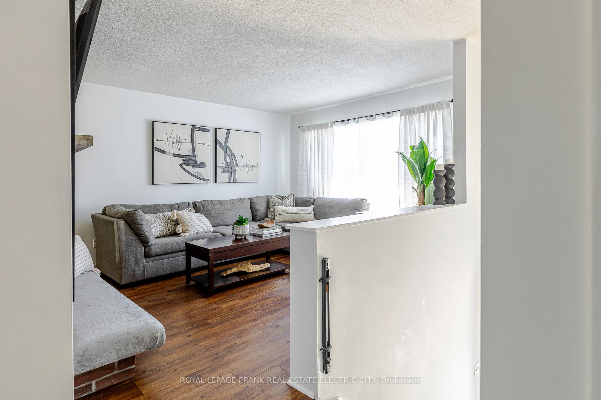 Photo 8 of 2032 Walker Avenue, Peterborough, Ashburnham Ward 4 — HOMEH
