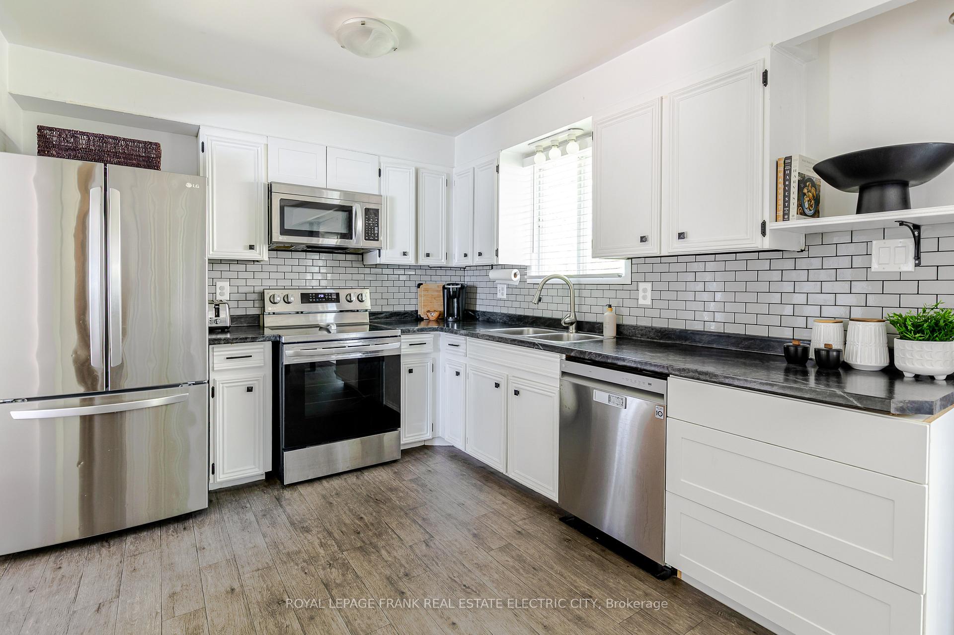 Photo 14 of 2032 Walker Avenue, Peterborough, Ashburnham Ward 4 — HOMEH