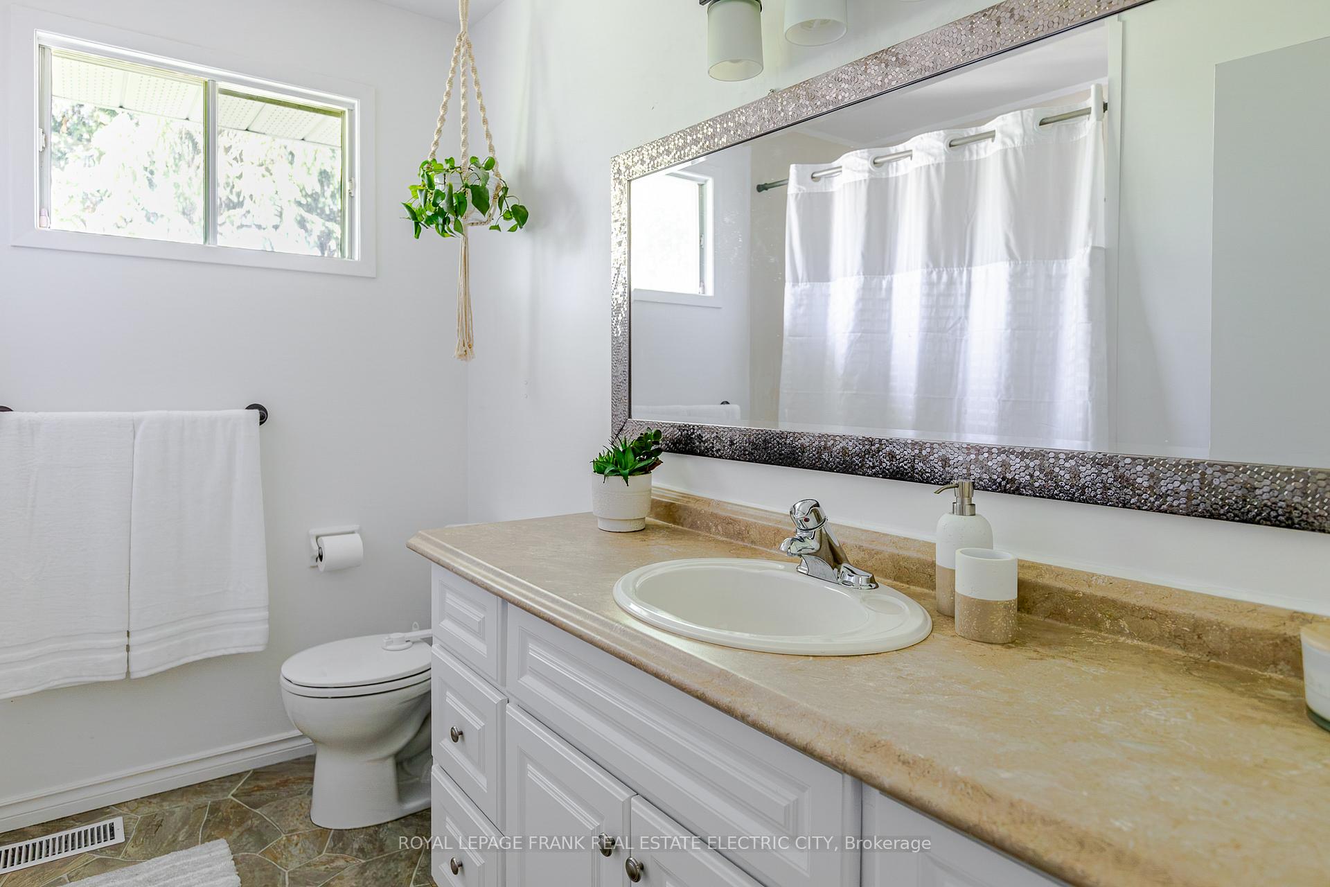 Photo 26 of 2032 Walker Avenue, Peterborough, Ashburnham Ward 4 — HOMEH