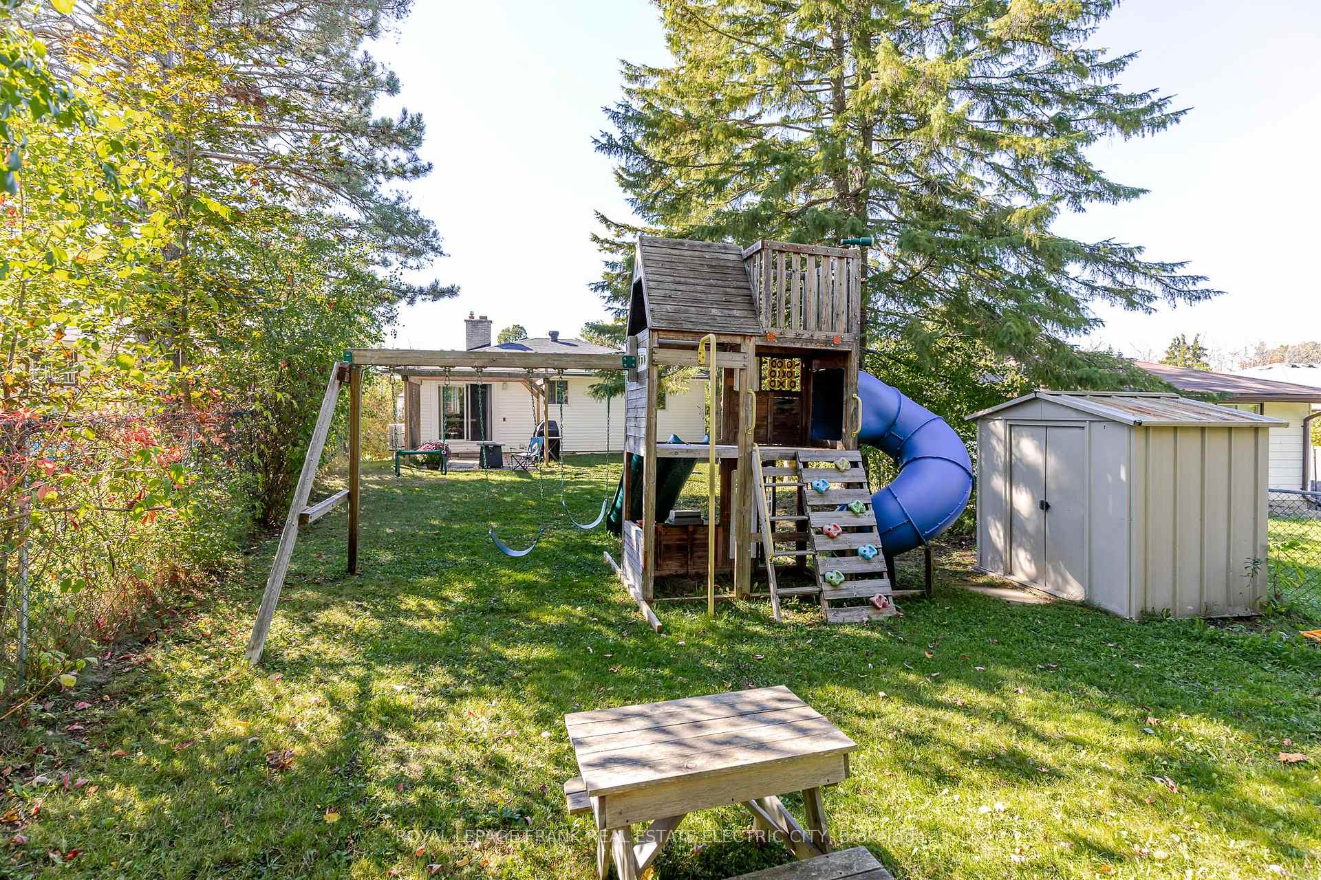 Photo 47 of 2032 Walker Avenue, Peterborough, Ashburnham Ward 4 — HOMEH