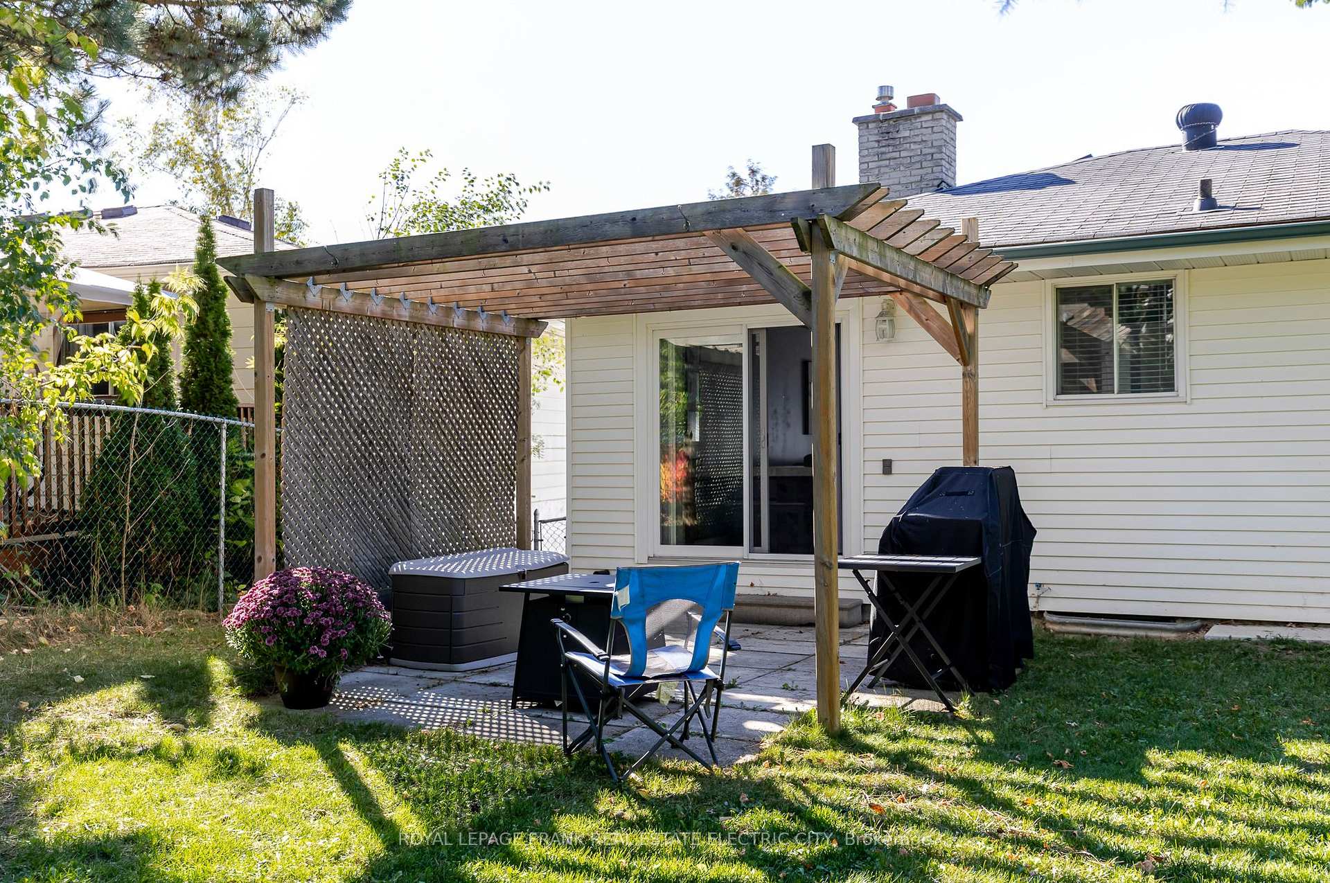 Photo 49 of 2032 Walker Avenue, Peterborough, Ashburnham Ward 4 — HOMEH