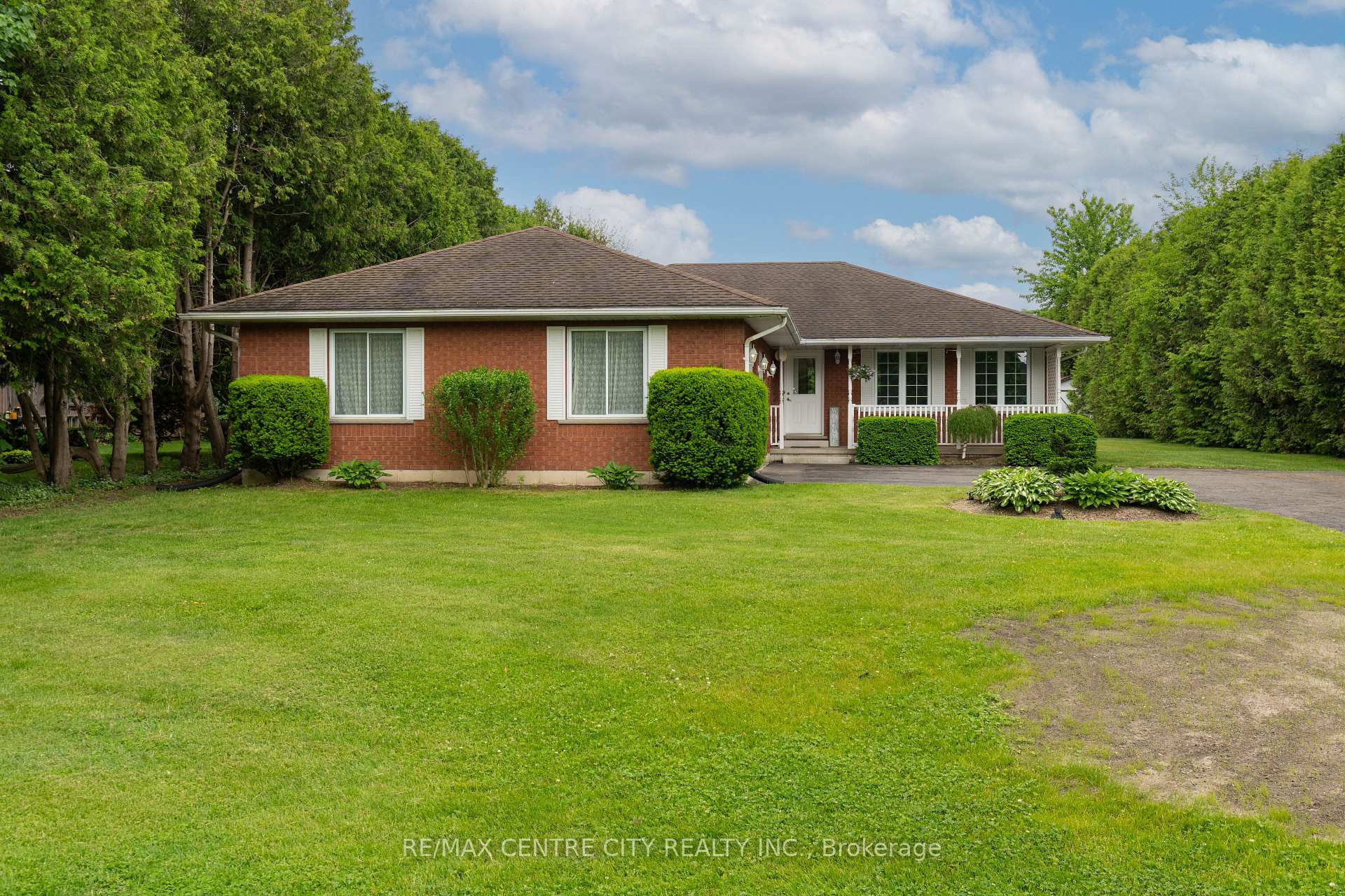 Photo 2 of 56091 Heritage Line, Bayham, Straffordville — HOMEH
