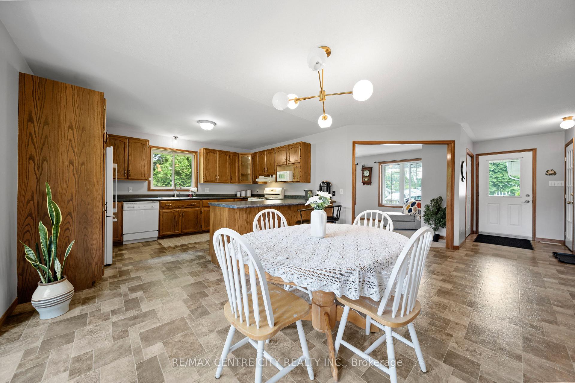 Photo 6 of 56091 Heritage Line, Bayham, Straffordville — HOMEH