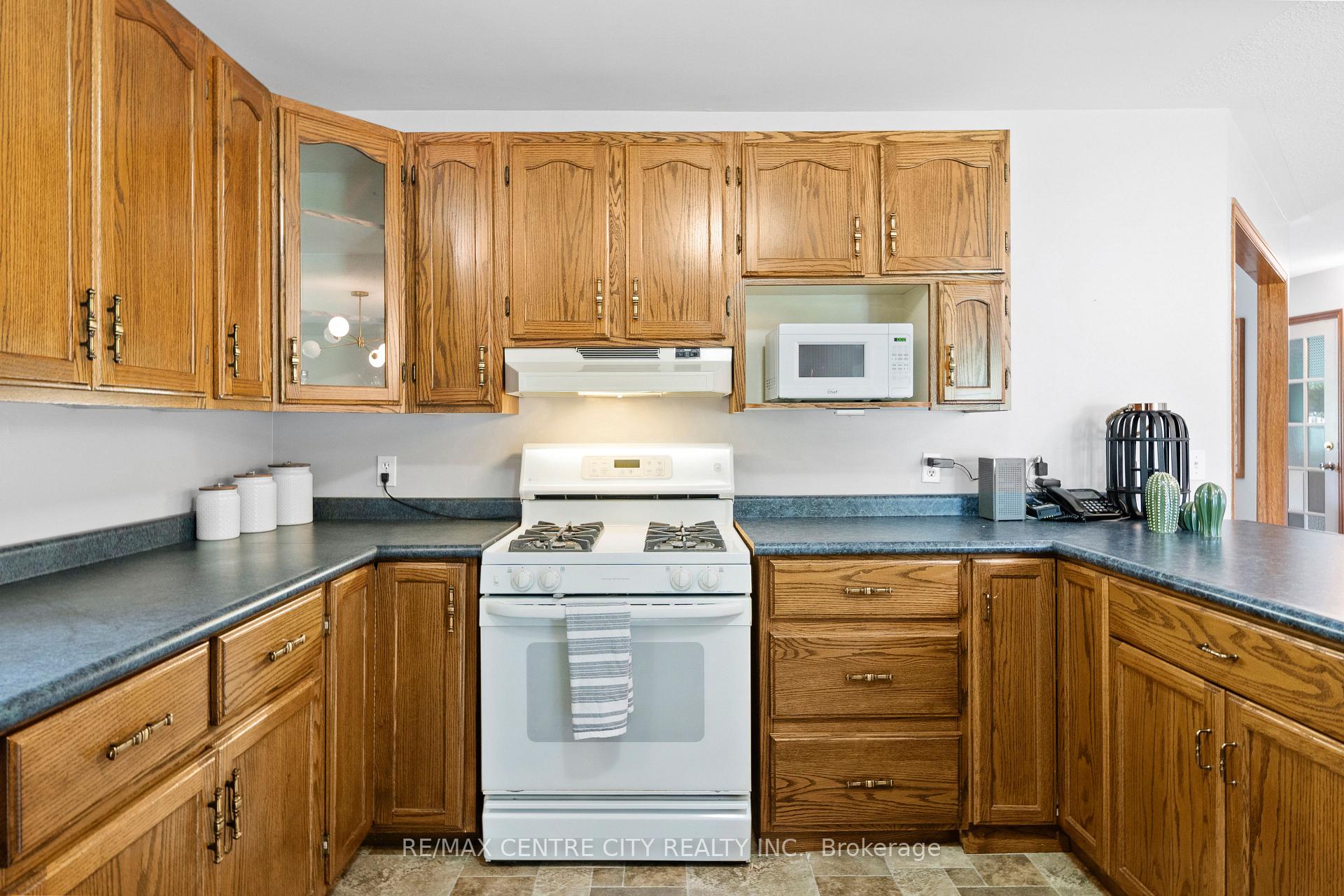 Photo 12 of 56091 Heritage Line, Bayham, Straffordville — HOMEH