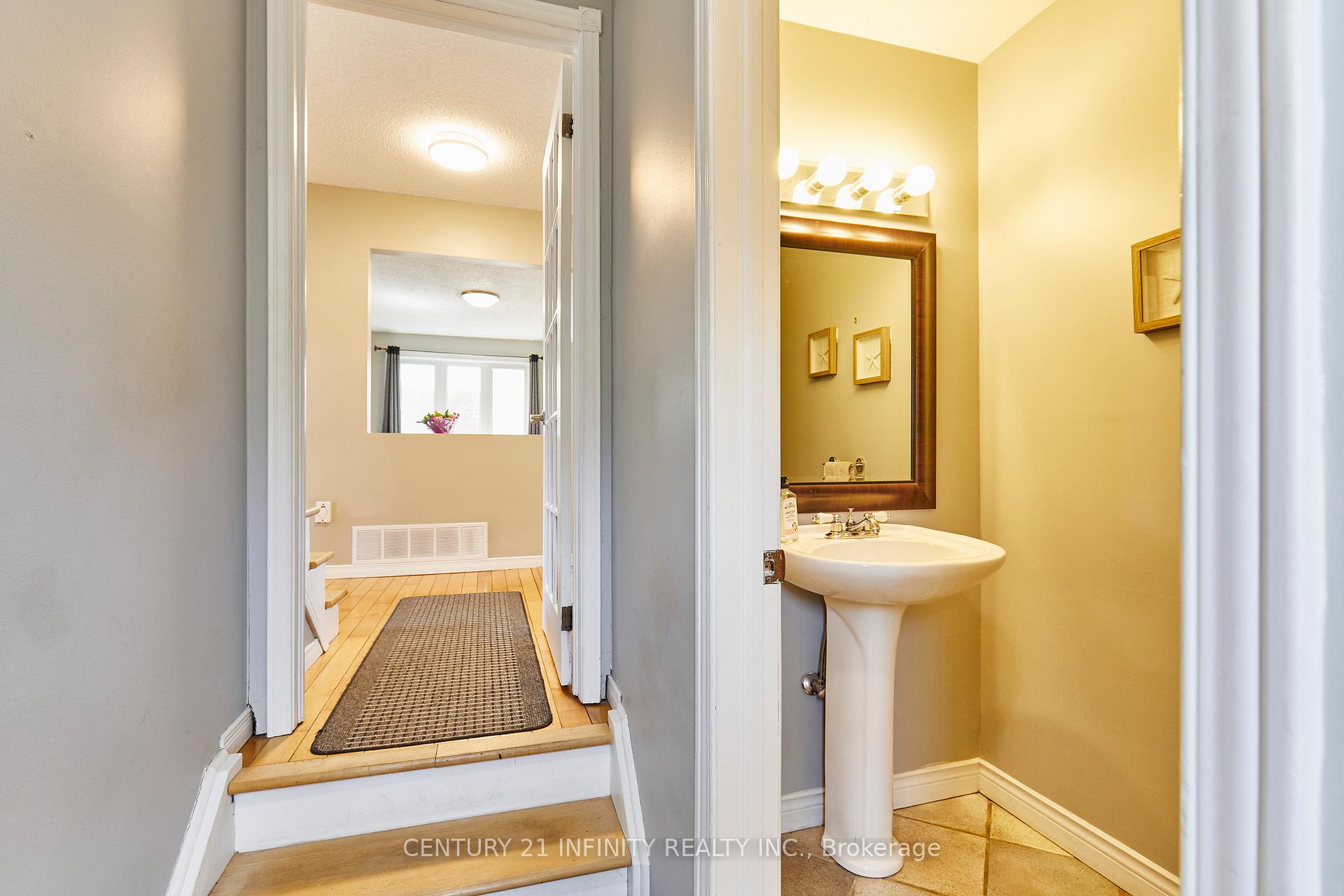 Photo 5 of 232 Iris Court, Oshawa, Centennial — HOMEH