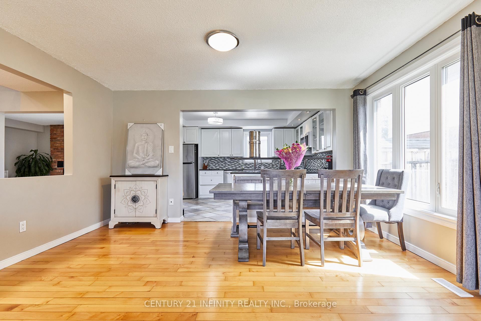 Photo 9 of 232 Iris Court, Oshawa, Centennial — HOMEH