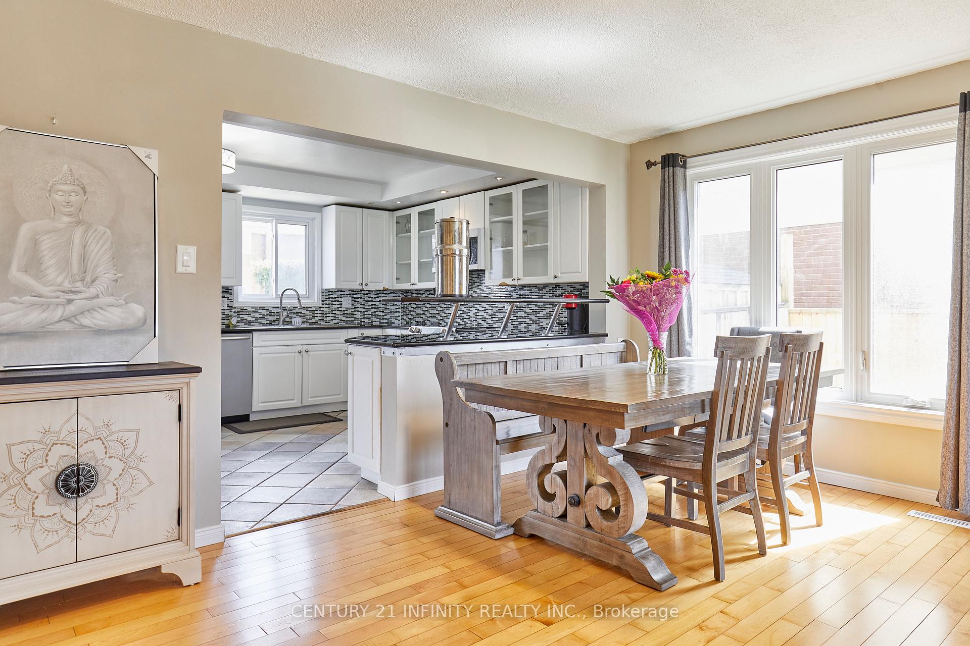 Photo 10 of 232 Iris Court, Oshawa, Centennial — HOMEH