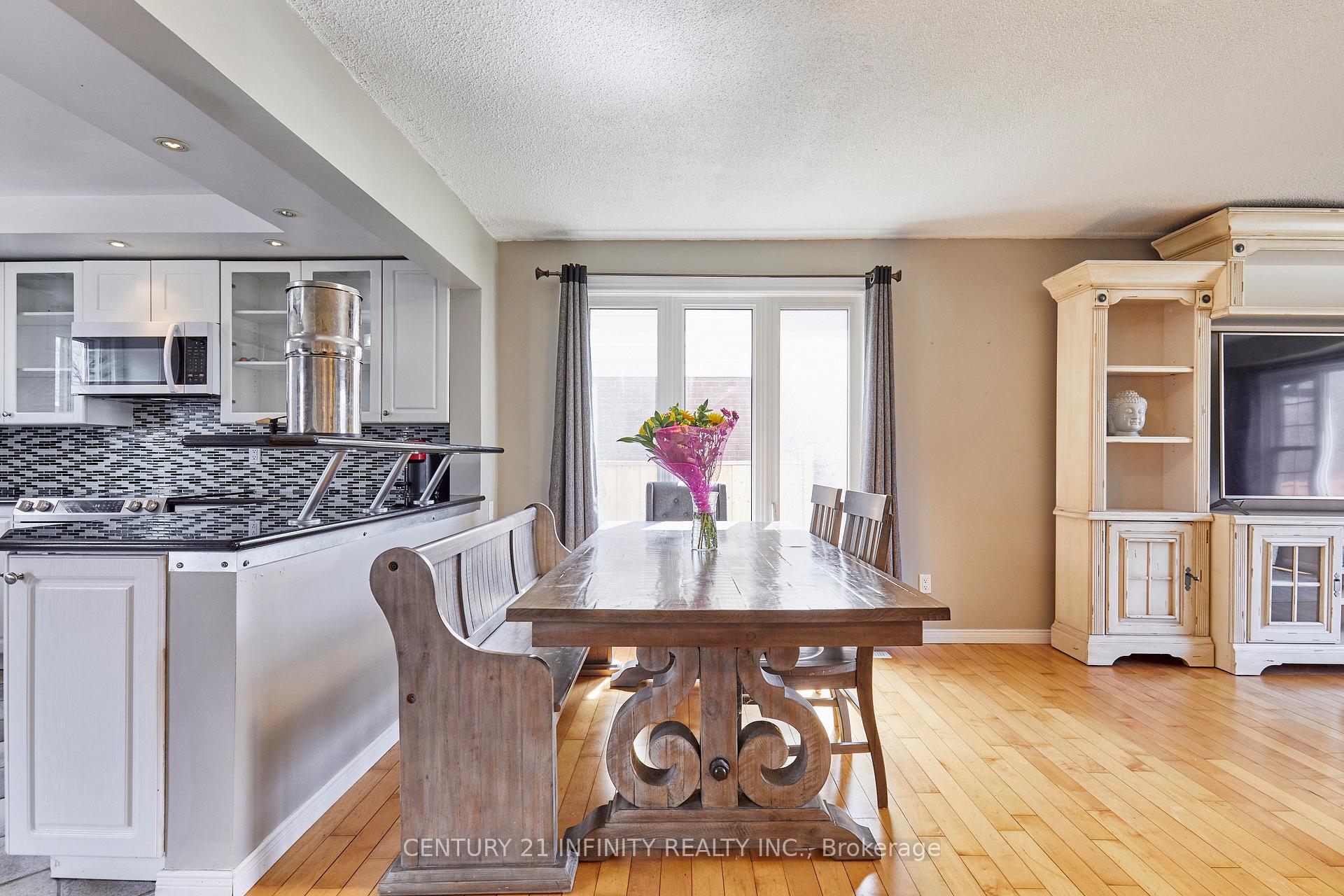 Photo 11 of 232 Iris Court, Oshawa, Centennial — HOMEH