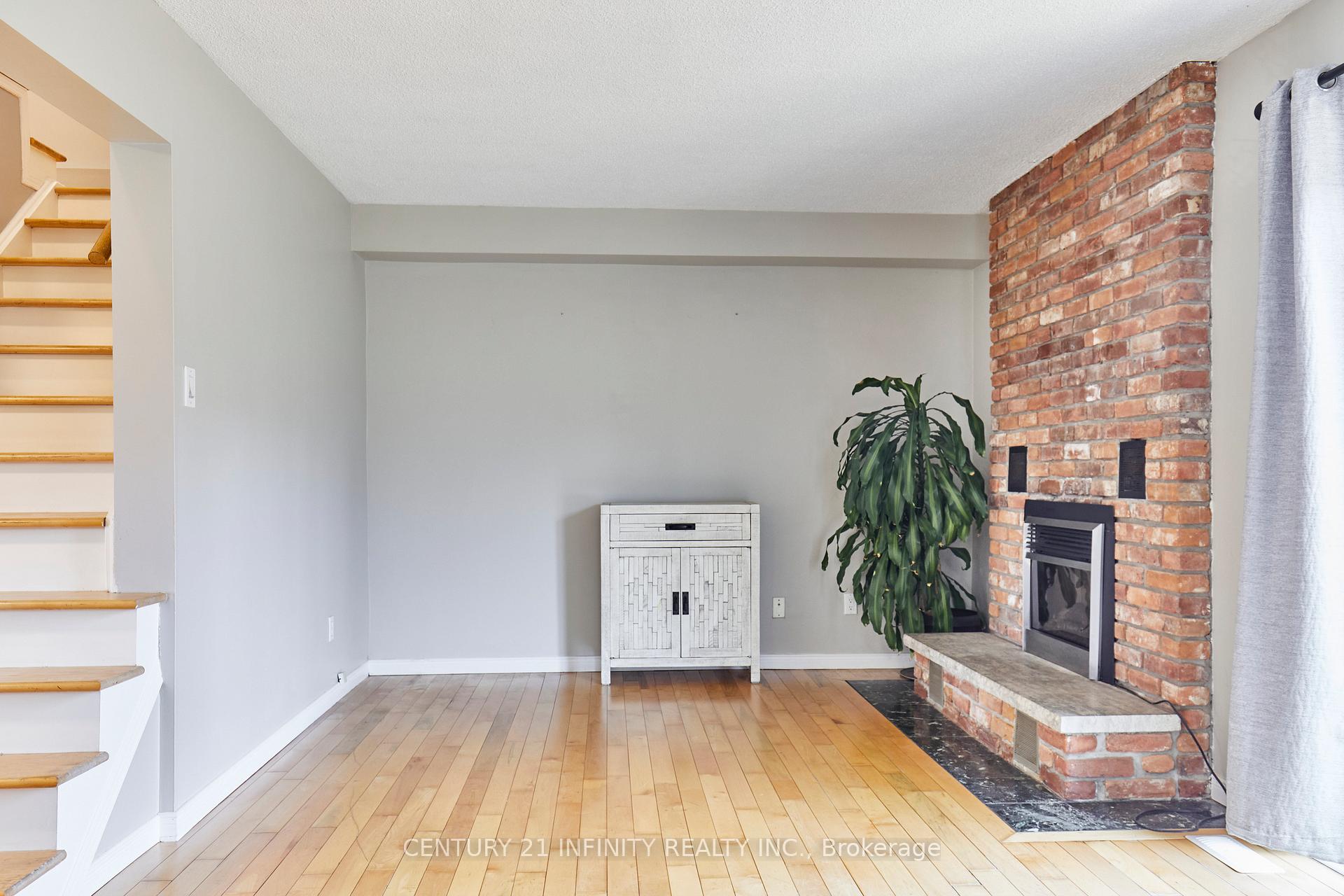Photo 14 of 232 Iris Court, Oshawa, Centennial — HOMEH