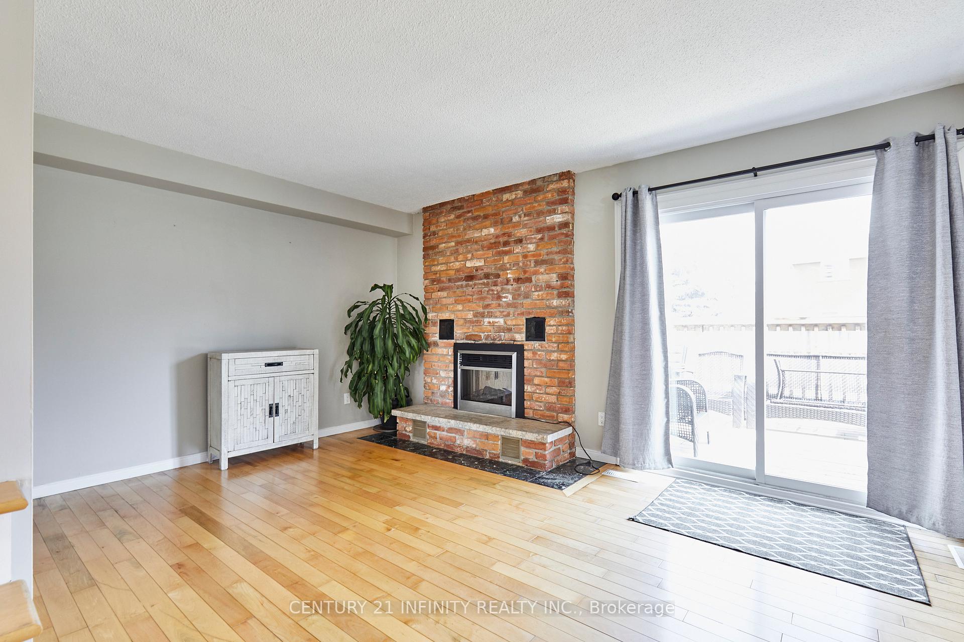 Photo 15 of 232 Iris Court, Oshawa, Centennial — HOMEH