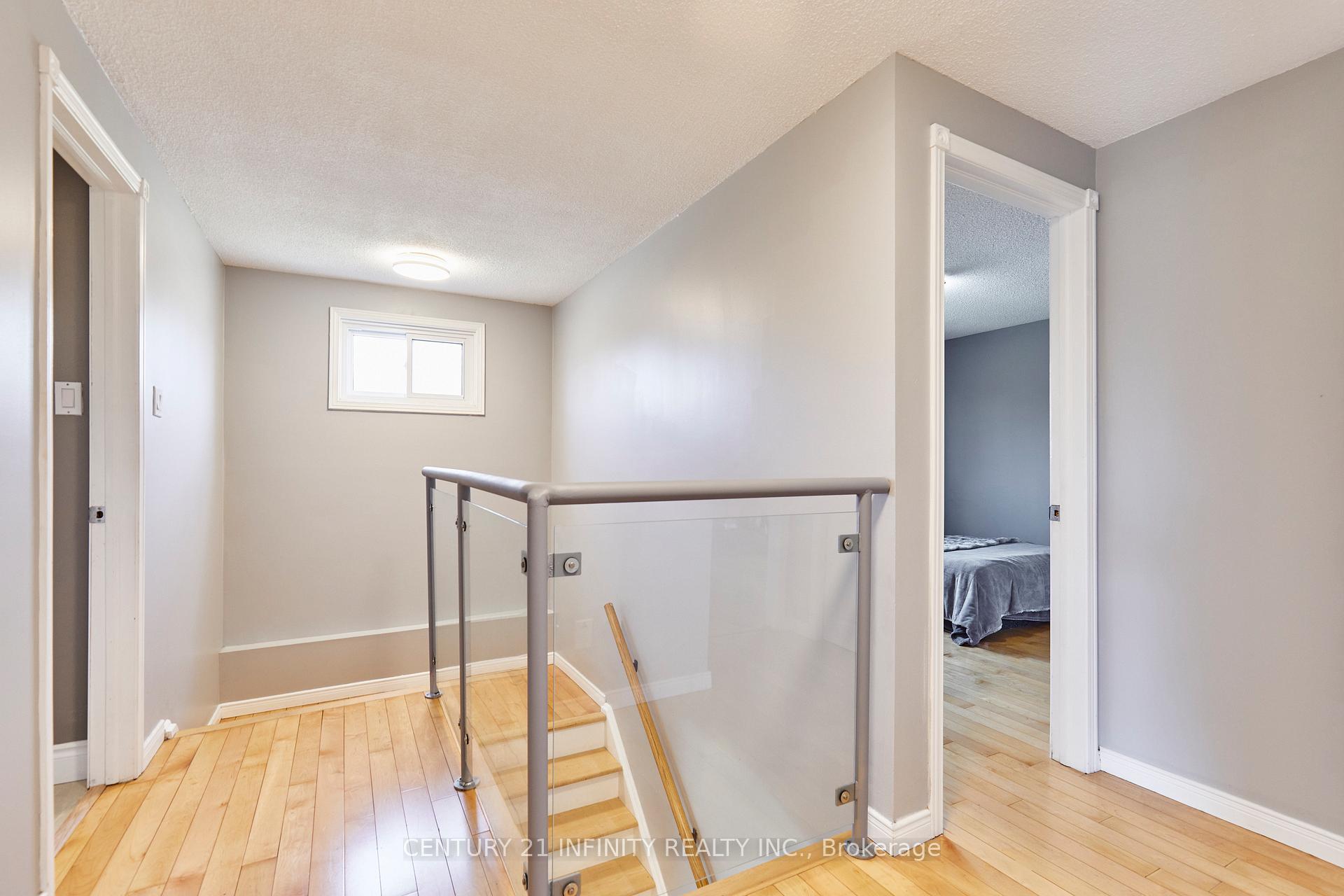 Photo 17 of 232 Iris Court, Oshawa, Centennial — HOMEH