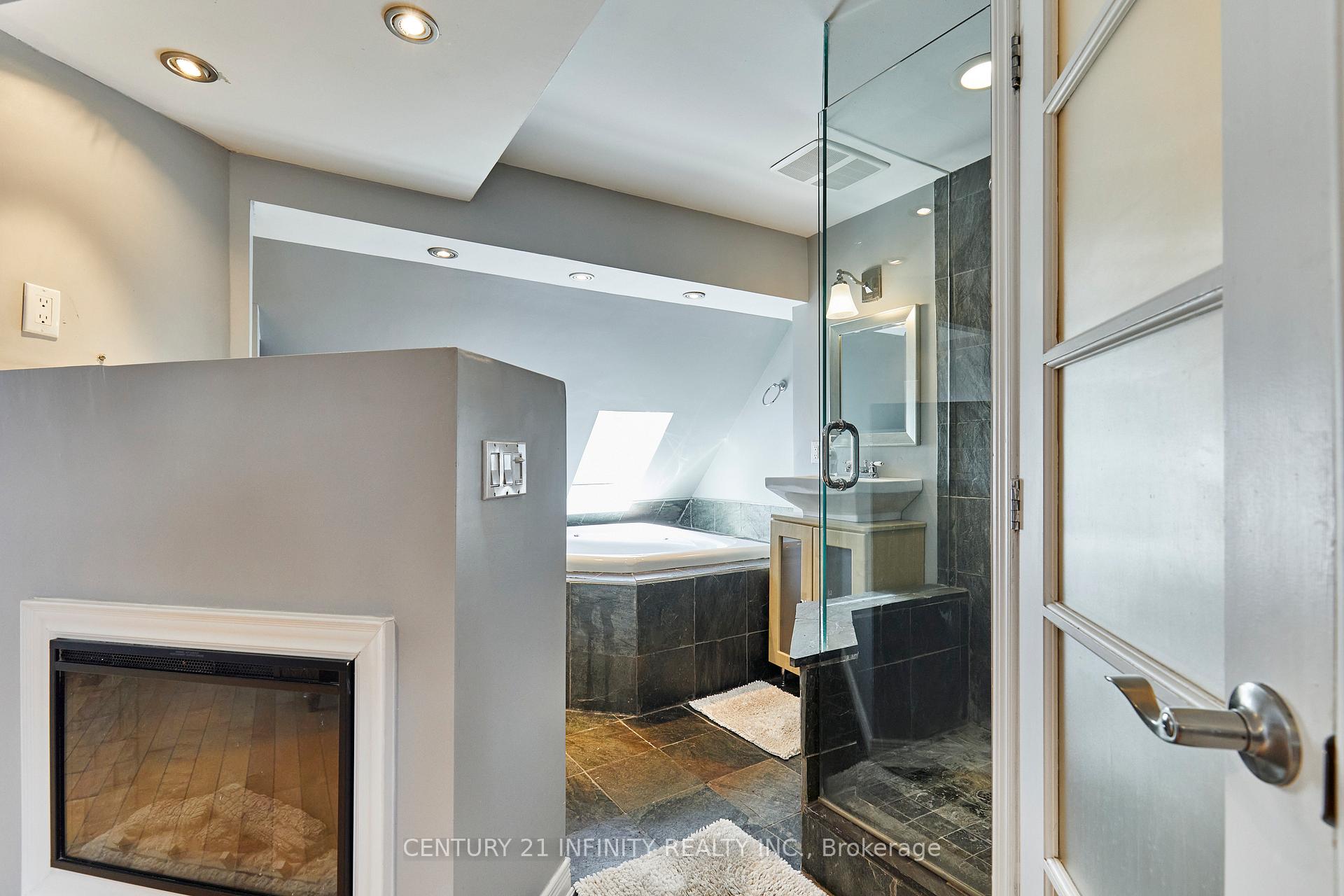 Photo 23 of 232 Iris Court, Oshawa, Centennial — HOMEH