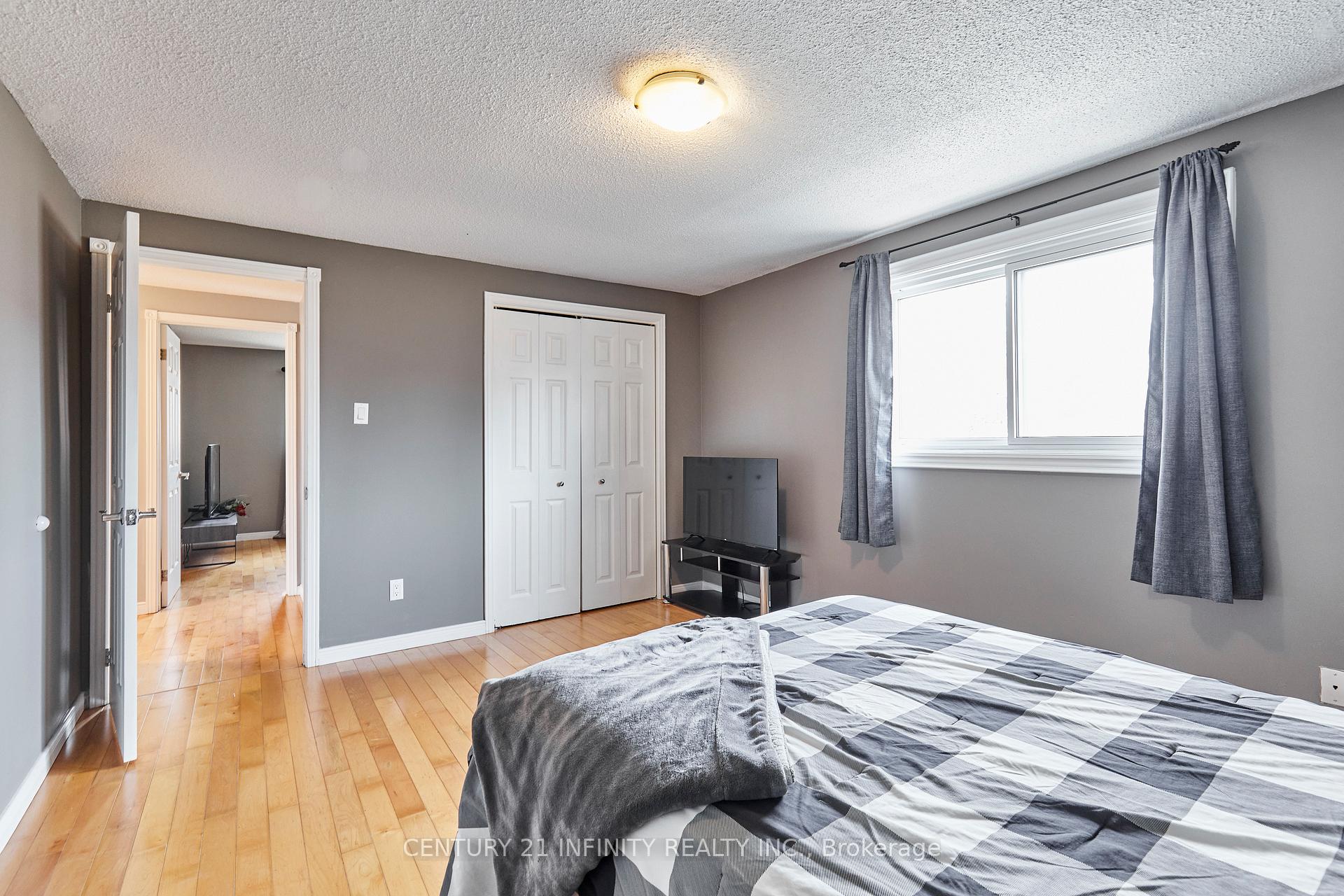 Photo 26 of 232 Iris Court, Oshawa, Centennial — HOMEH