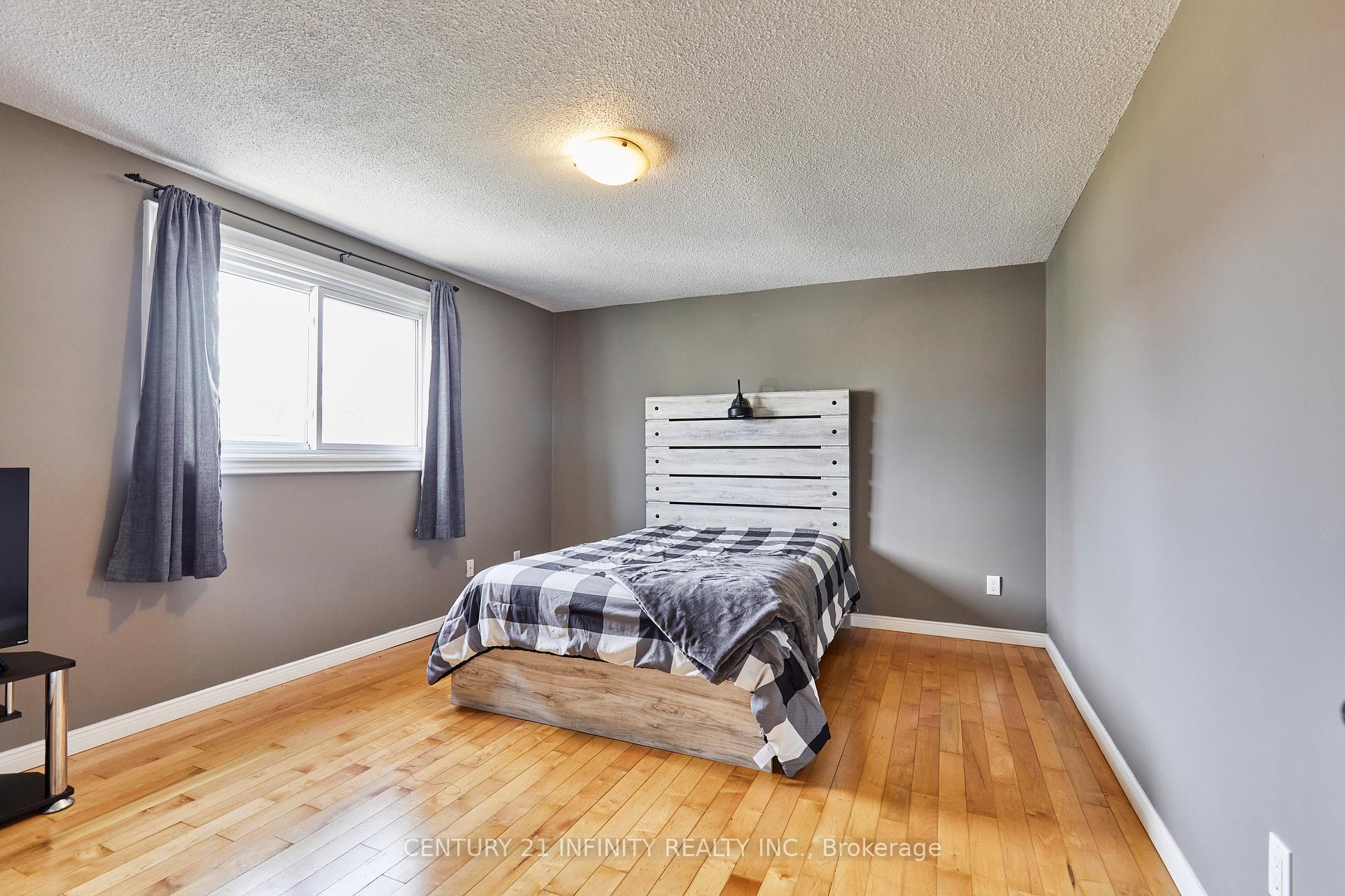 Photo 27 of 232 Iris Court, Oshawa, Centennial — HOMEH