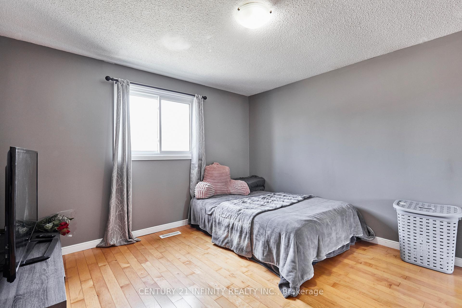 Photo 28 of 232 Iris Court, Oshawa, Centennial — HOMEH