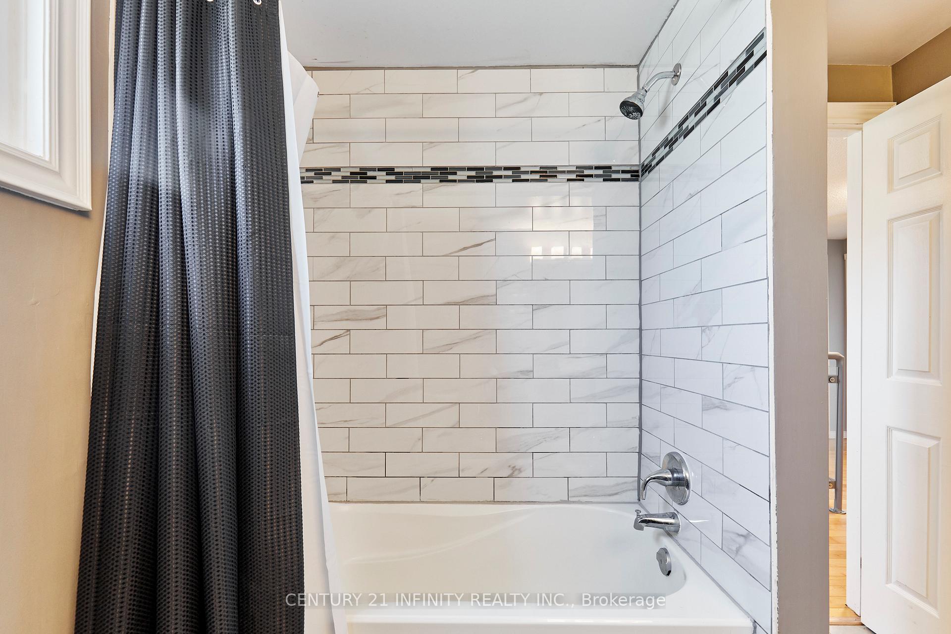 Photo 31 of 232 Iris Court, Oshawa, Centennial — HOMEH