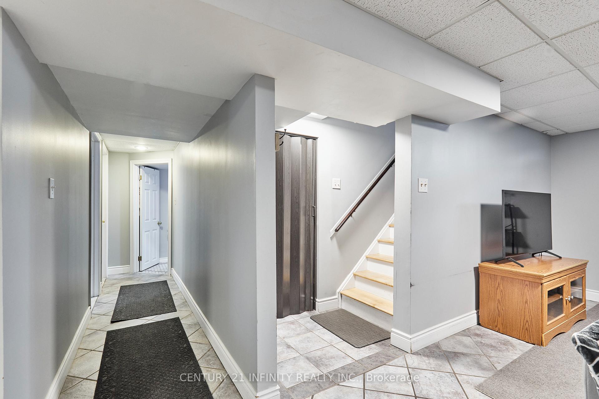 Photo 32 of 232 Iris Court, Oshawa, Centennial — HOMEH