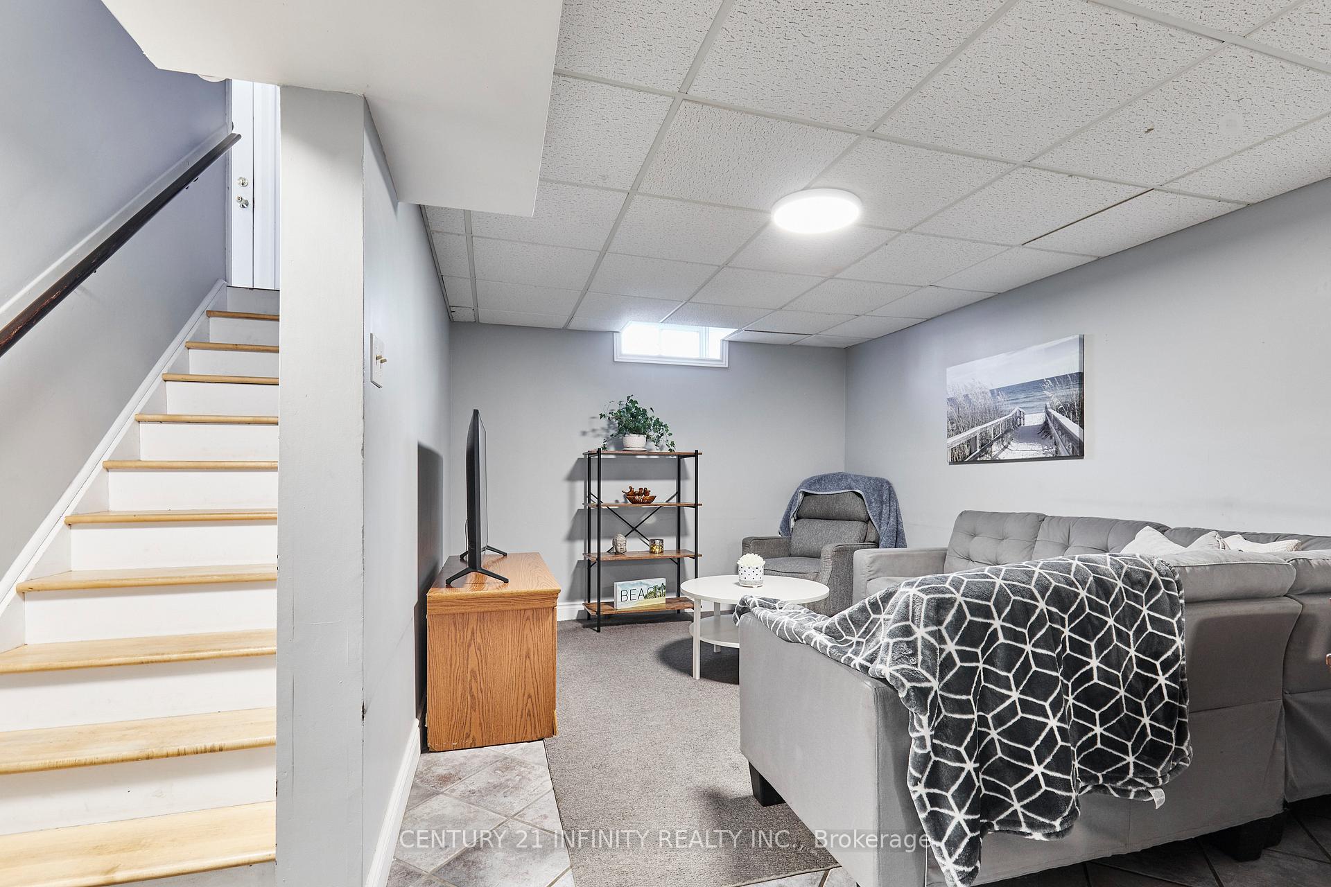 Photo 34 of 232 Iris Court, Oshawa, Centennial — HOMEH