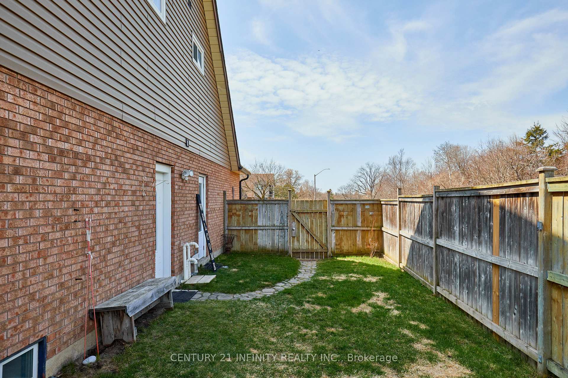 Photo 47 of 232 Iris Court, Oshawa, Centennial — HOMEH