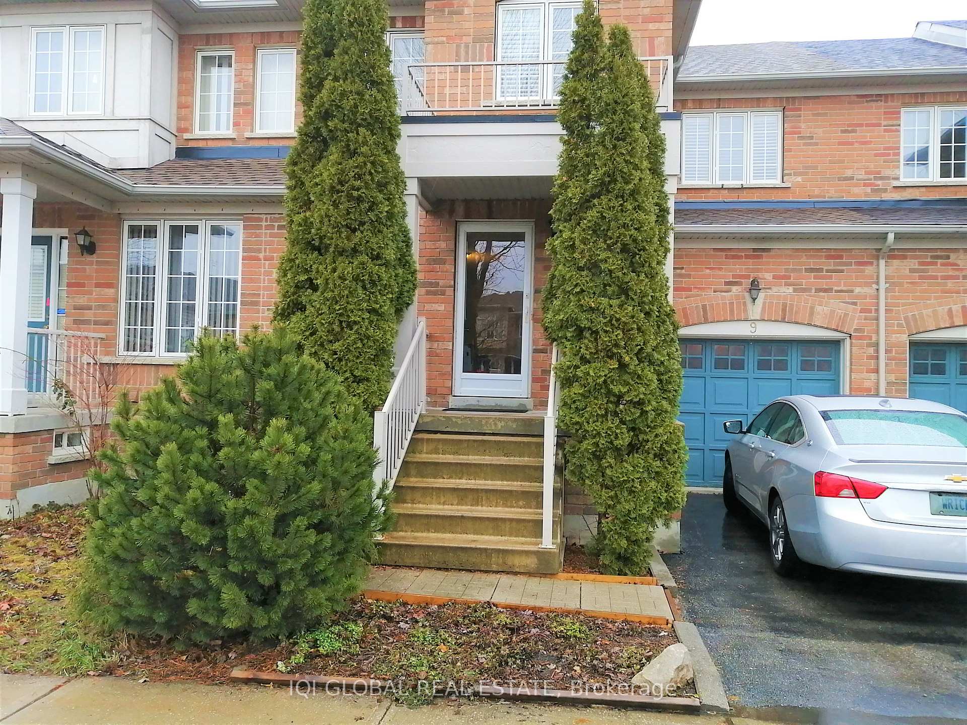Front of 9 Silver Linden Drive