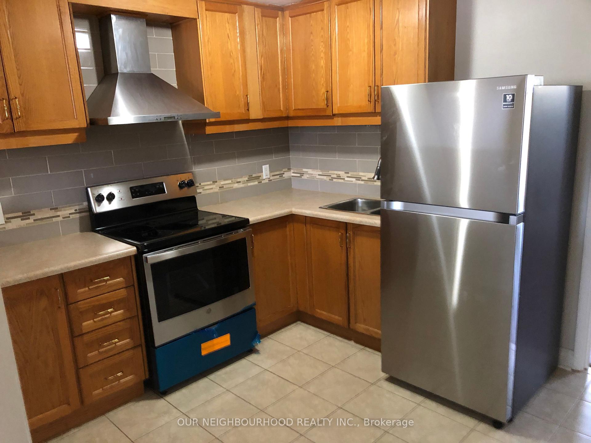Photo 2 of Unit Lower, 216 Taunton Road W, Oshawa, Samac — HOMEH