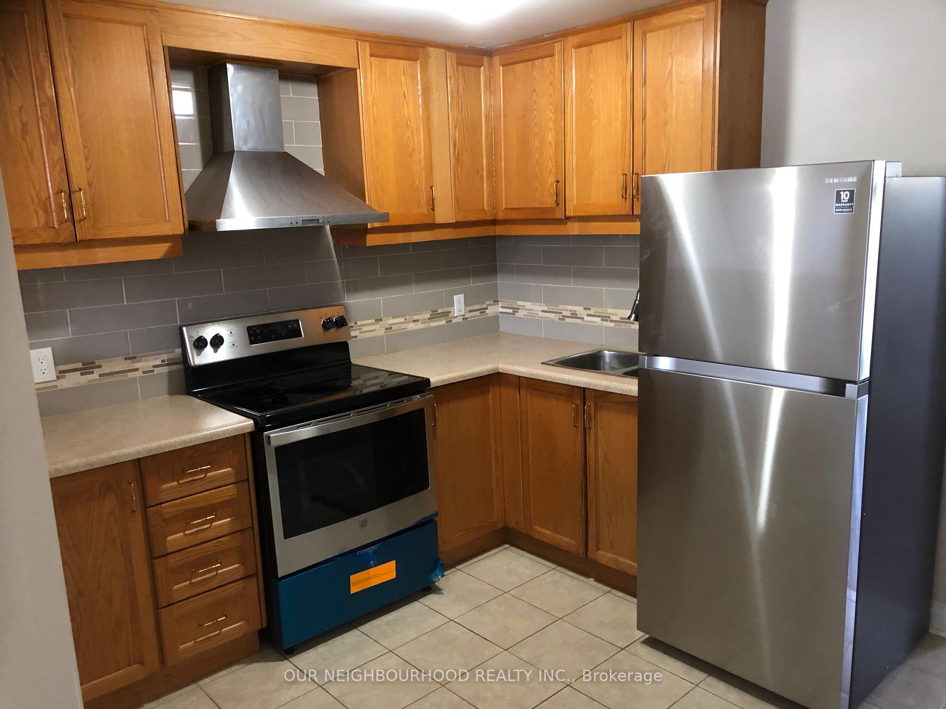 Photo 4 of Unit Lower, 216 Taunton Road W, Oshawa, Samac — HOMEH