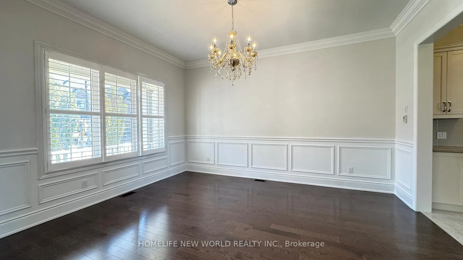 Photo 4 of 10 Ken Sinclair Crescent, Aurora, Aurora Estates — HOMEH