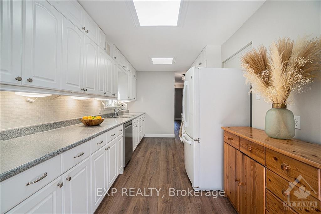 Photo 3 of 1656 Tache Way, Ottawa, Fallingbrook/Pineridge — HOMEH