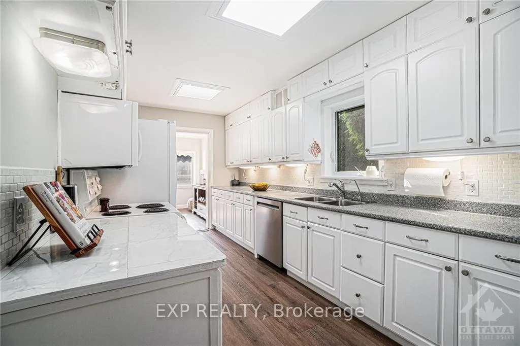 Photo 16 of 1656 Tache Way, Ottawa, Fallingbrook/Pineridge — HOMEH