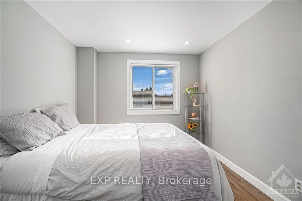 Photo 18 of 1656 Tache Way, Ottawa, Fallingbrook/Pineridge — HOMEH
