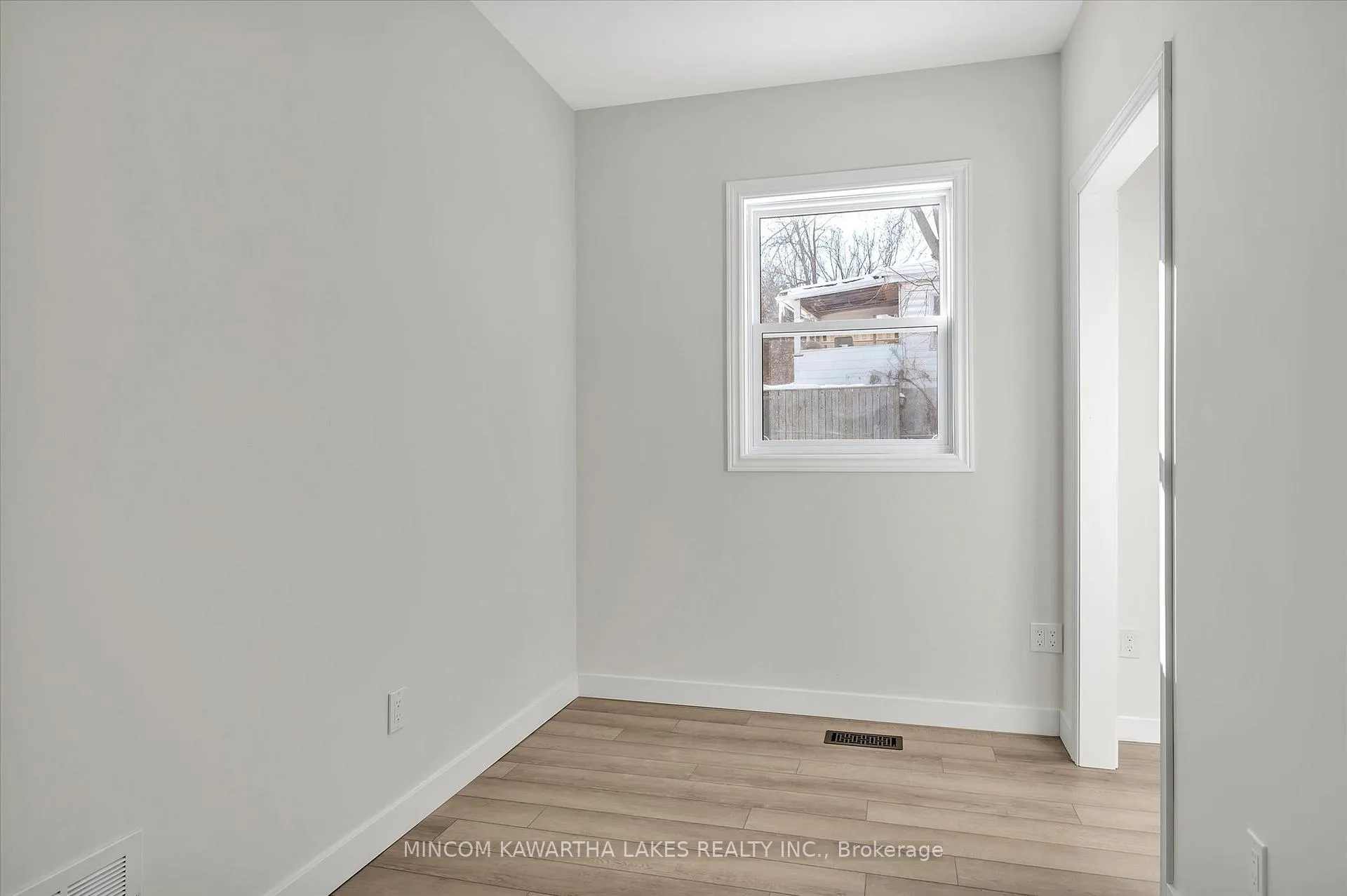Photo 10 of 588 Wolfe Street, Peterborough, Town Ward 3 — HOMEH