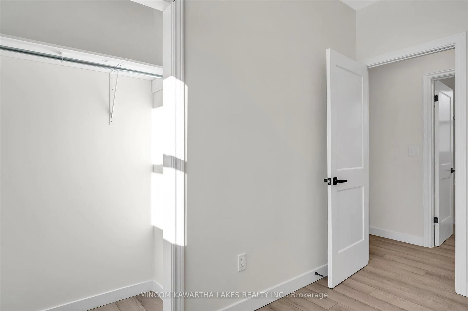 Photo 11 of 588 Wolfe Street, Peterborough, Town Ward 3 — HOMEH