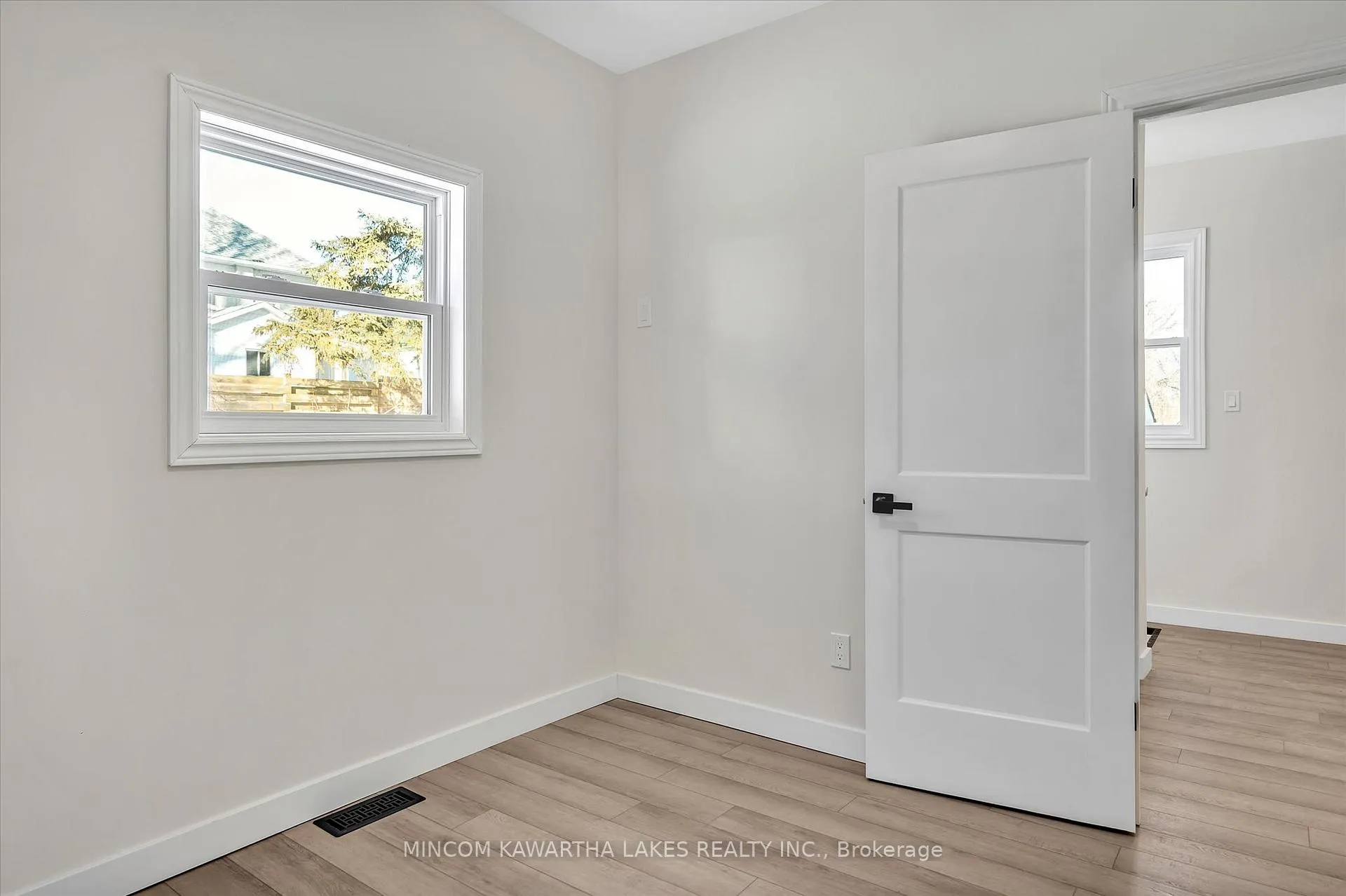 Photo 13 of 588 Wolfe Street, Peterborough, Town Ward 3 — HOMEH
