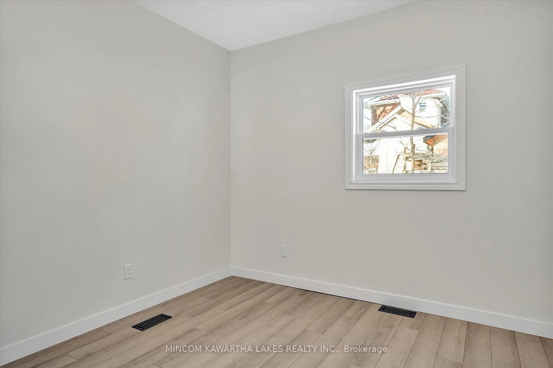 Photo 14 of 588 Wolfe Street, Peterborough, Town Ward 3 — HOMEH