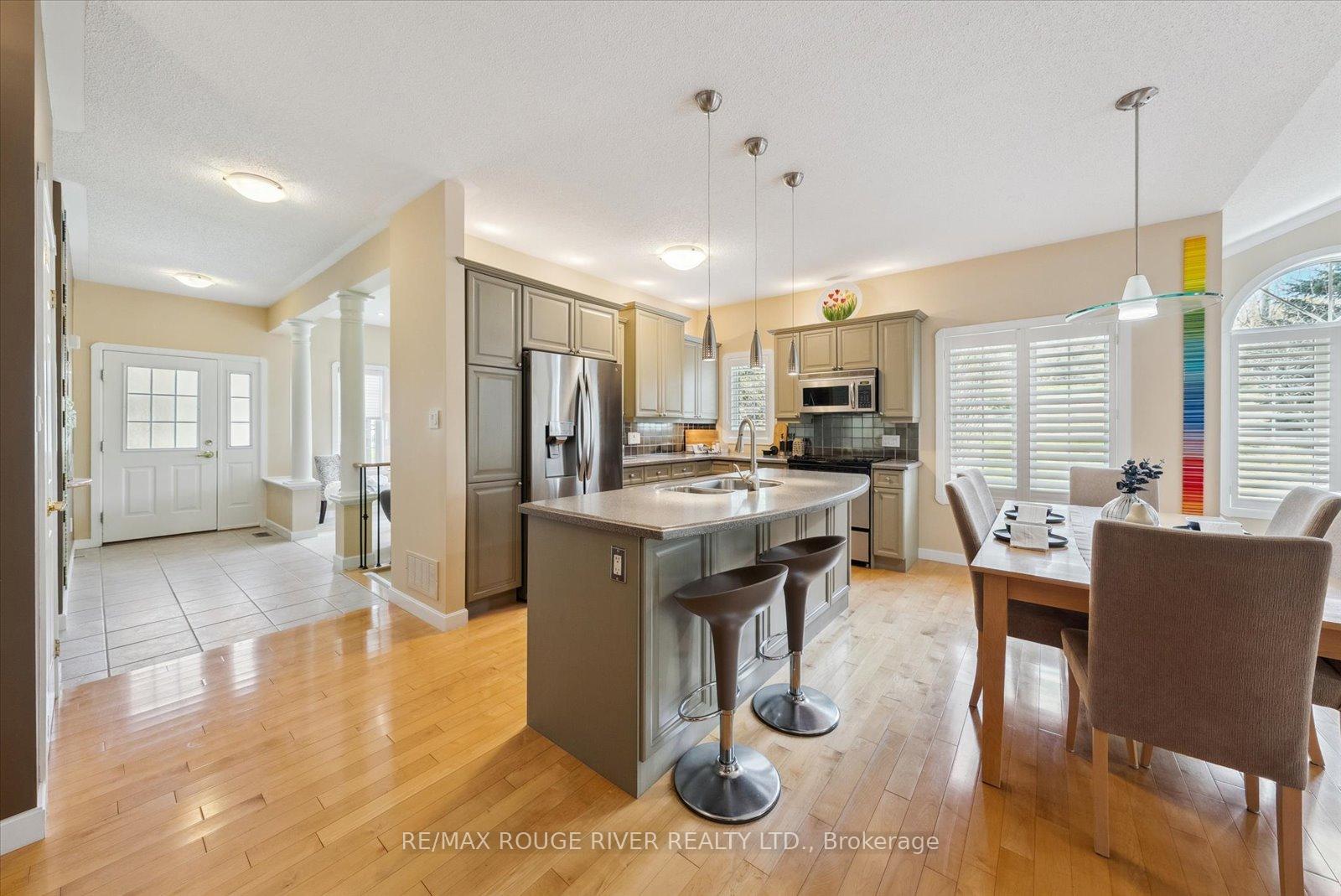 Photo 10 of 839 Greystone Court, Oshawa, Pinecrest — HOMEH