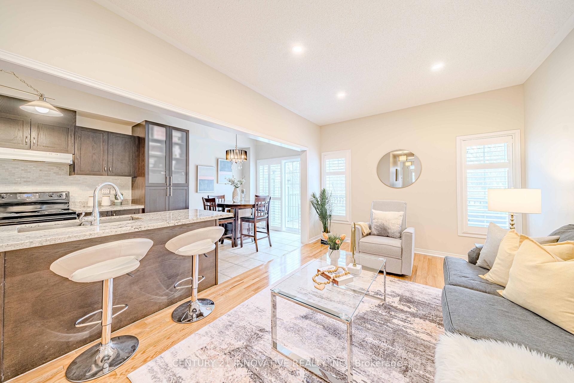 Photo 8 of 68 Gentile Circle W, Vaughan, Elder Mills — HOMEH