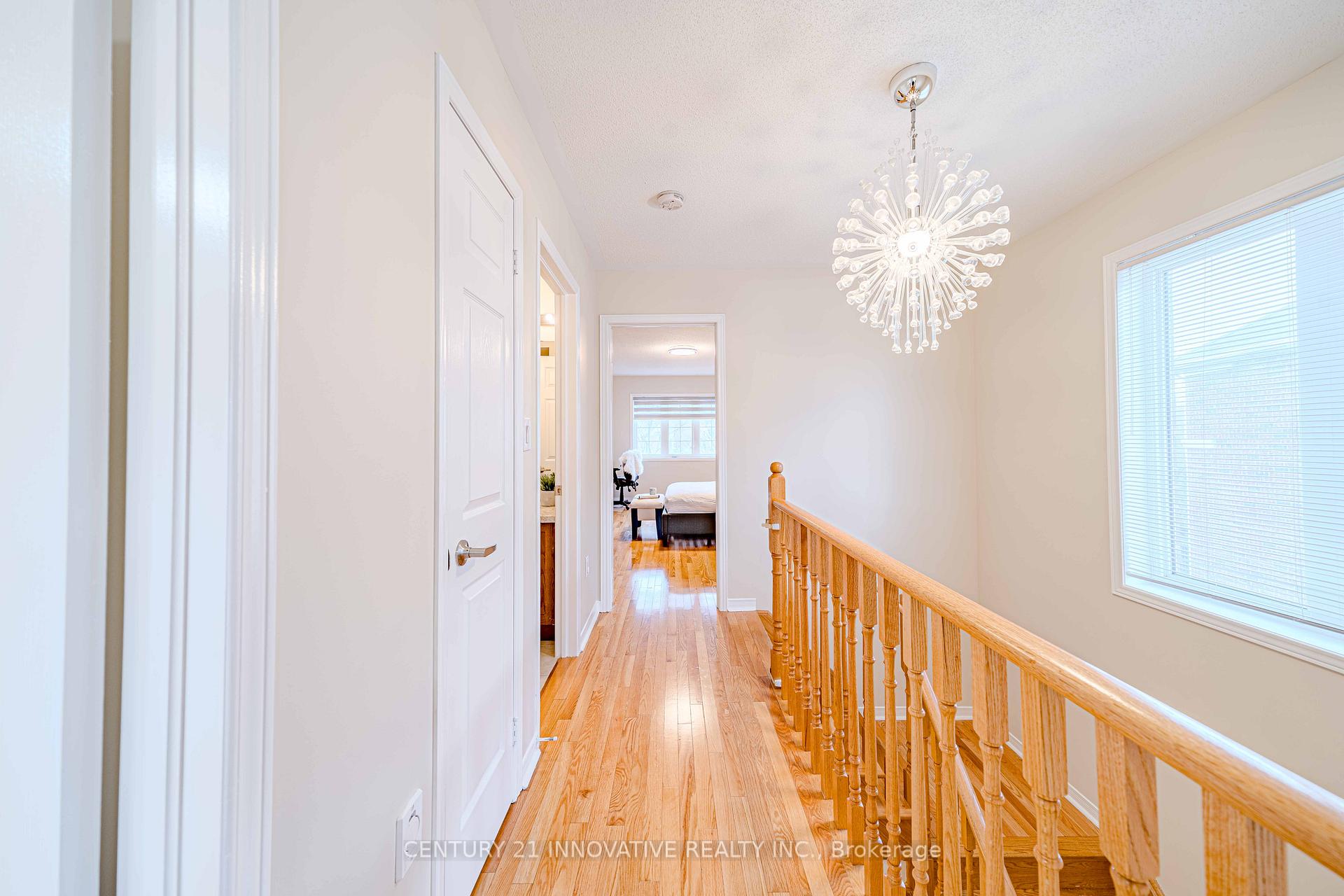 Photo 19 of 68 Gentile Circle W, Vaughan, Elder Mills — HOMEH