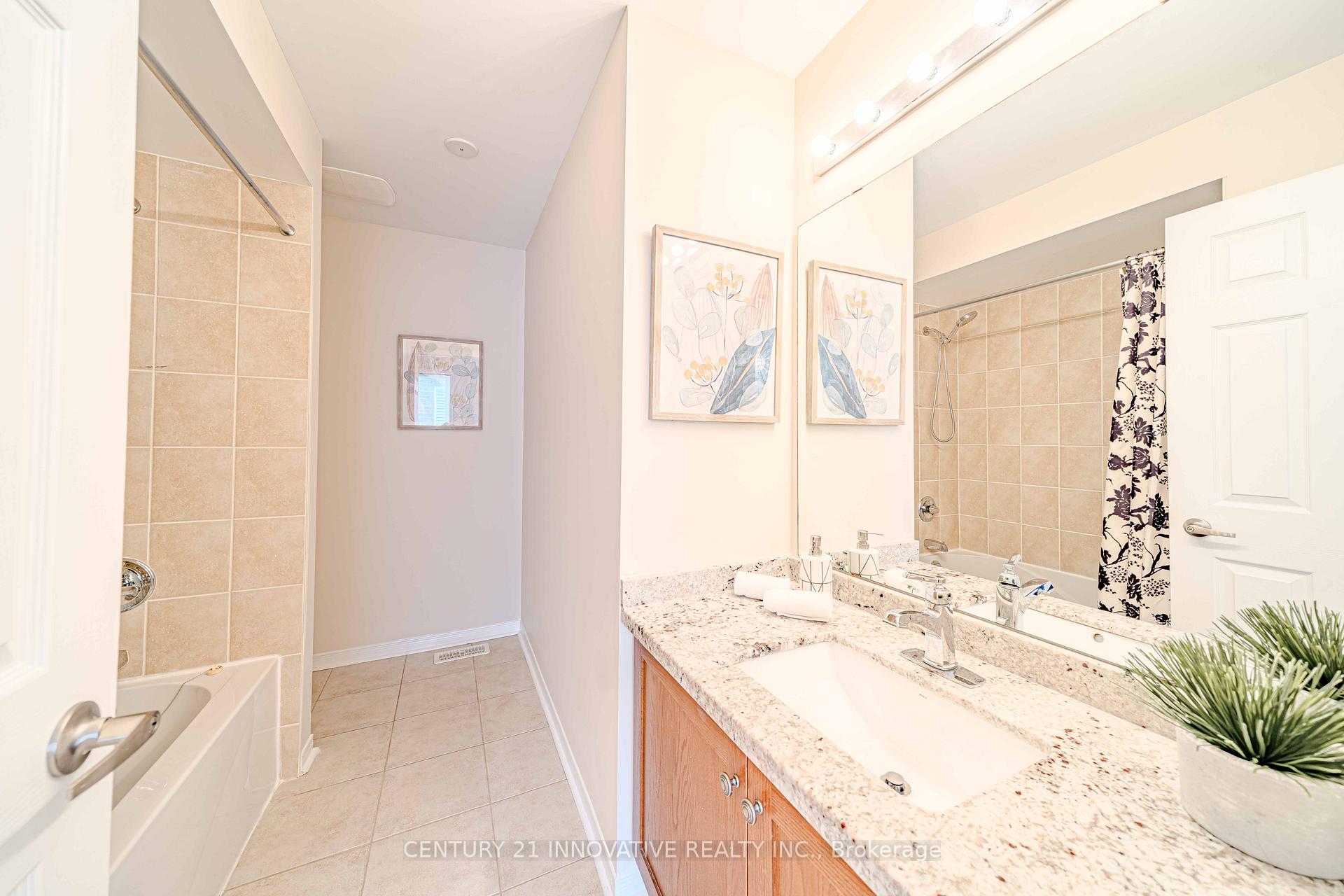 Photo 30 of 68 Gentile Circle W, Vaughan, Elder Mills — HOMEH