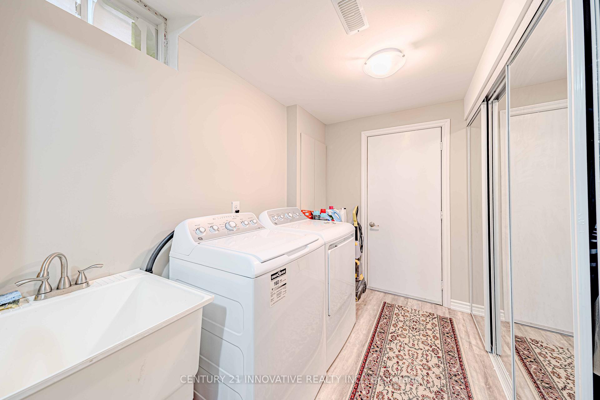 Photo 31 of 68 Gentile Circle W, Vaughan, Elder Mills — HOMEH