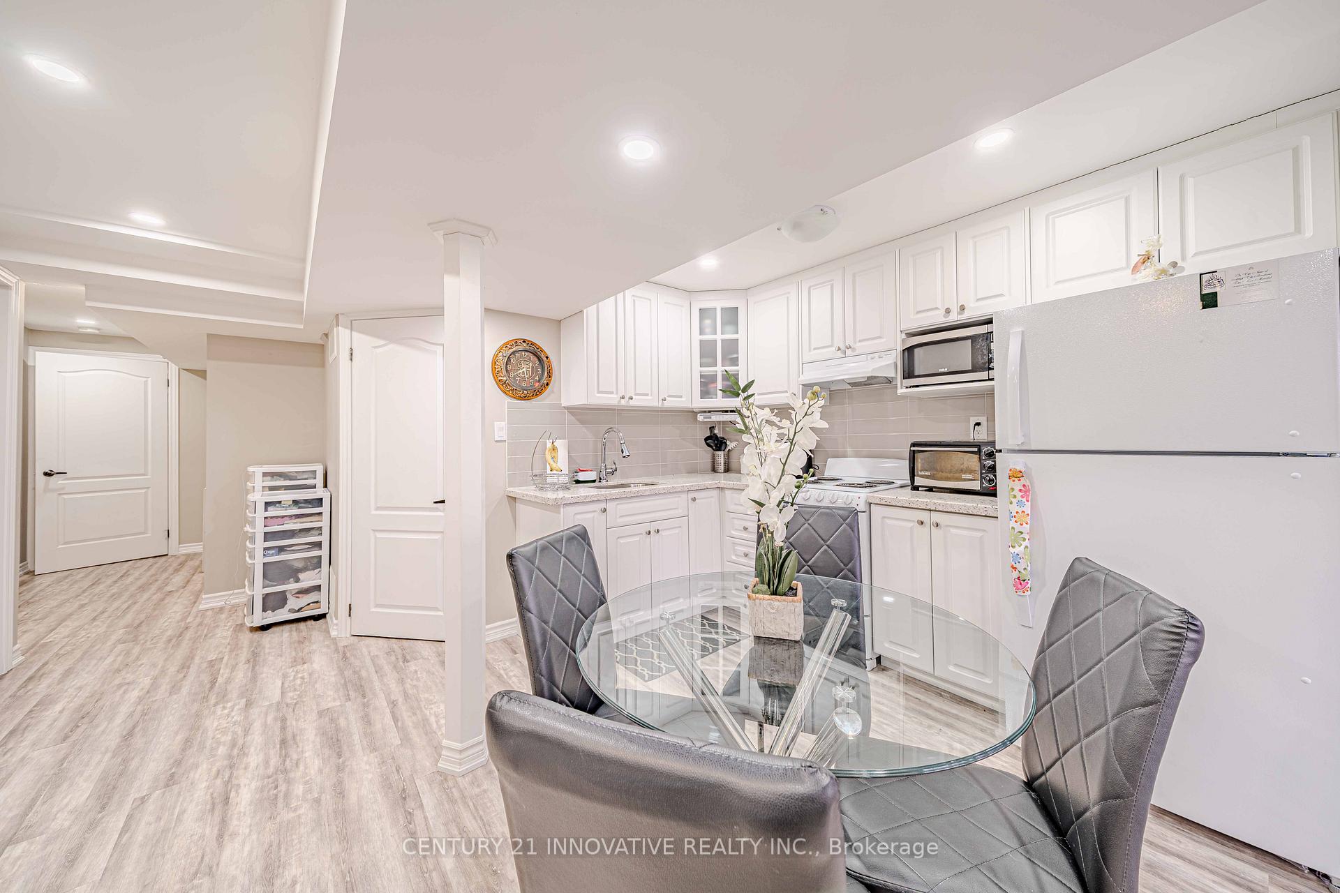 Photo 32 of 68 Gentile Circle W, Vaughan, Elder Mills — HOMEH