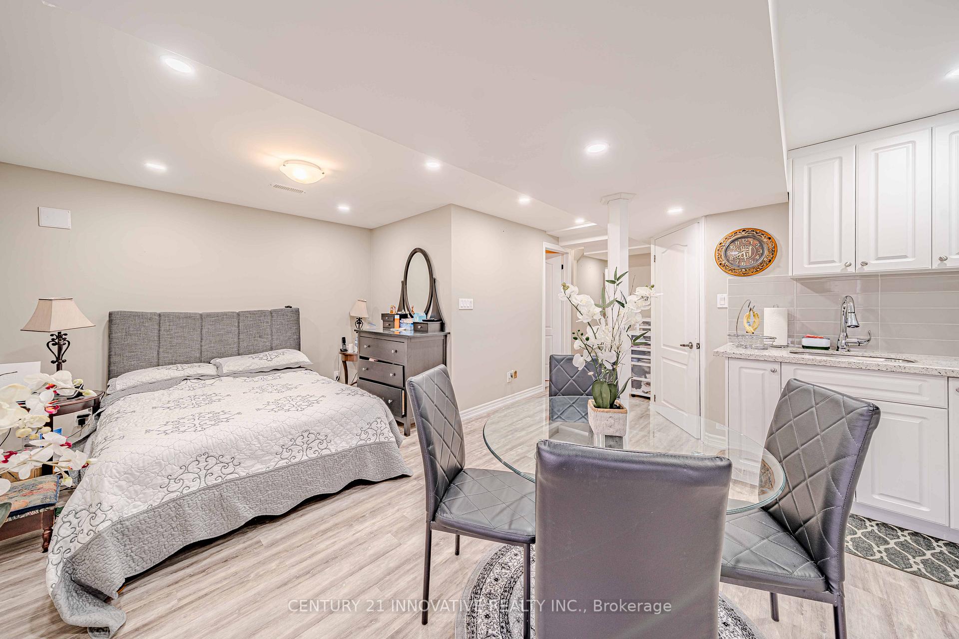 Photo 34 of 68 Gentile Circle W, Vaughan, Elder Mills — HOMEH