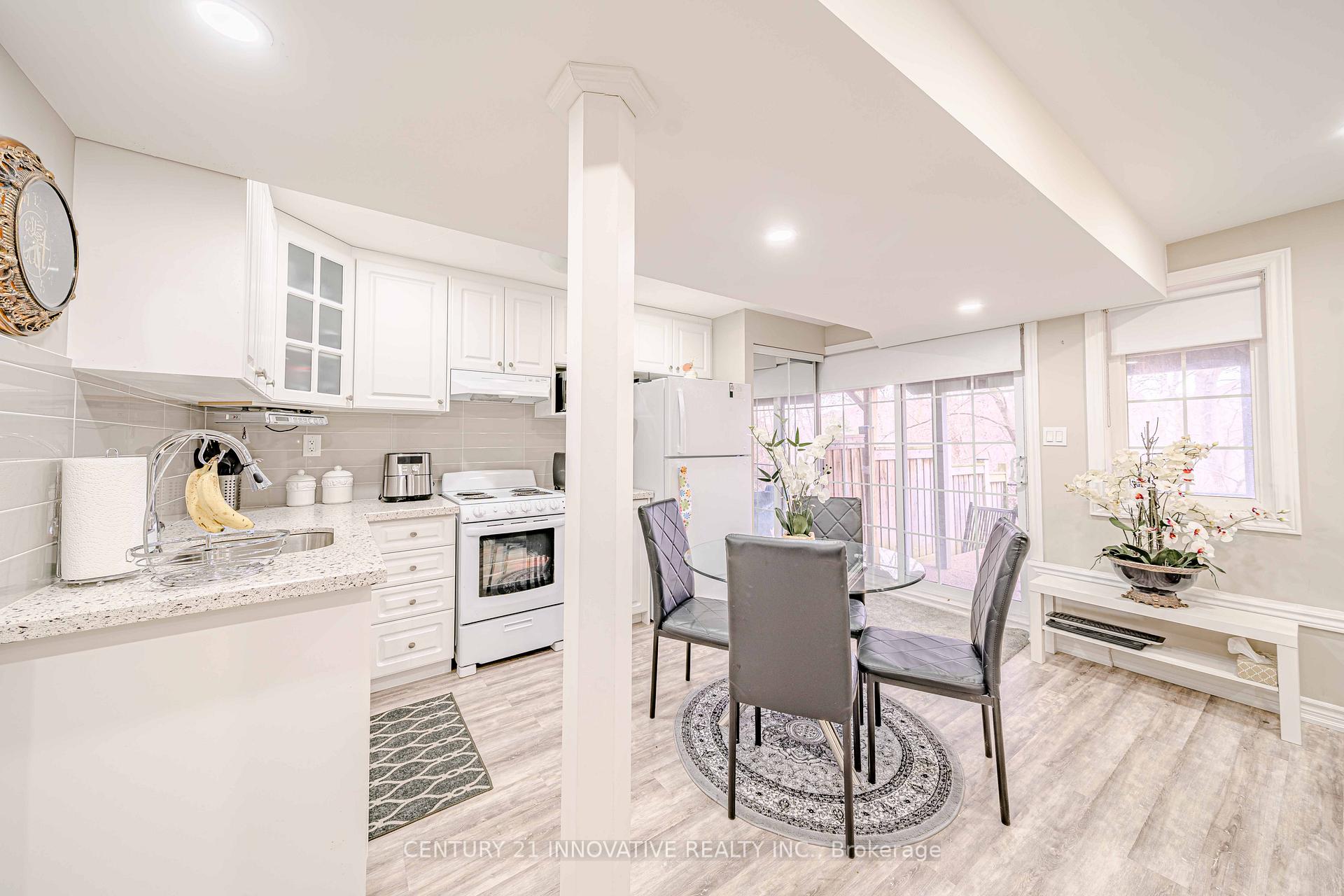 Photo 35 of 68 Gentile Circle W, Vaughan, Elder Mills — HOMEH
